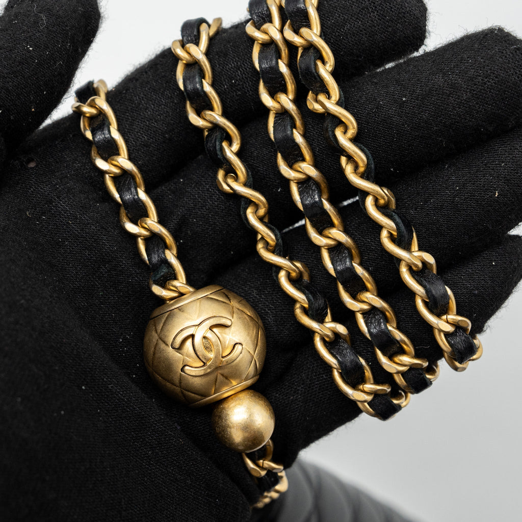 chanel-pearl-crush-wallet-on-chain-lambskin-black-ghwmicrochip
