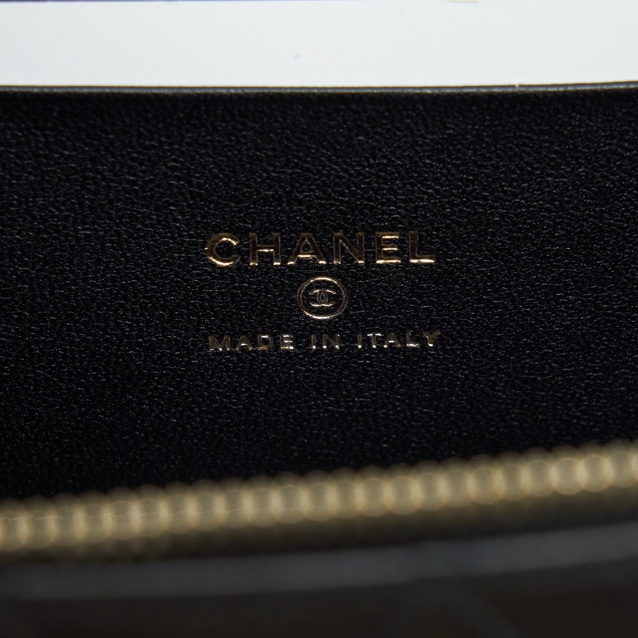 chanel-22a-top-handle-long-vanity-with-chain-lambskin-black-lghw