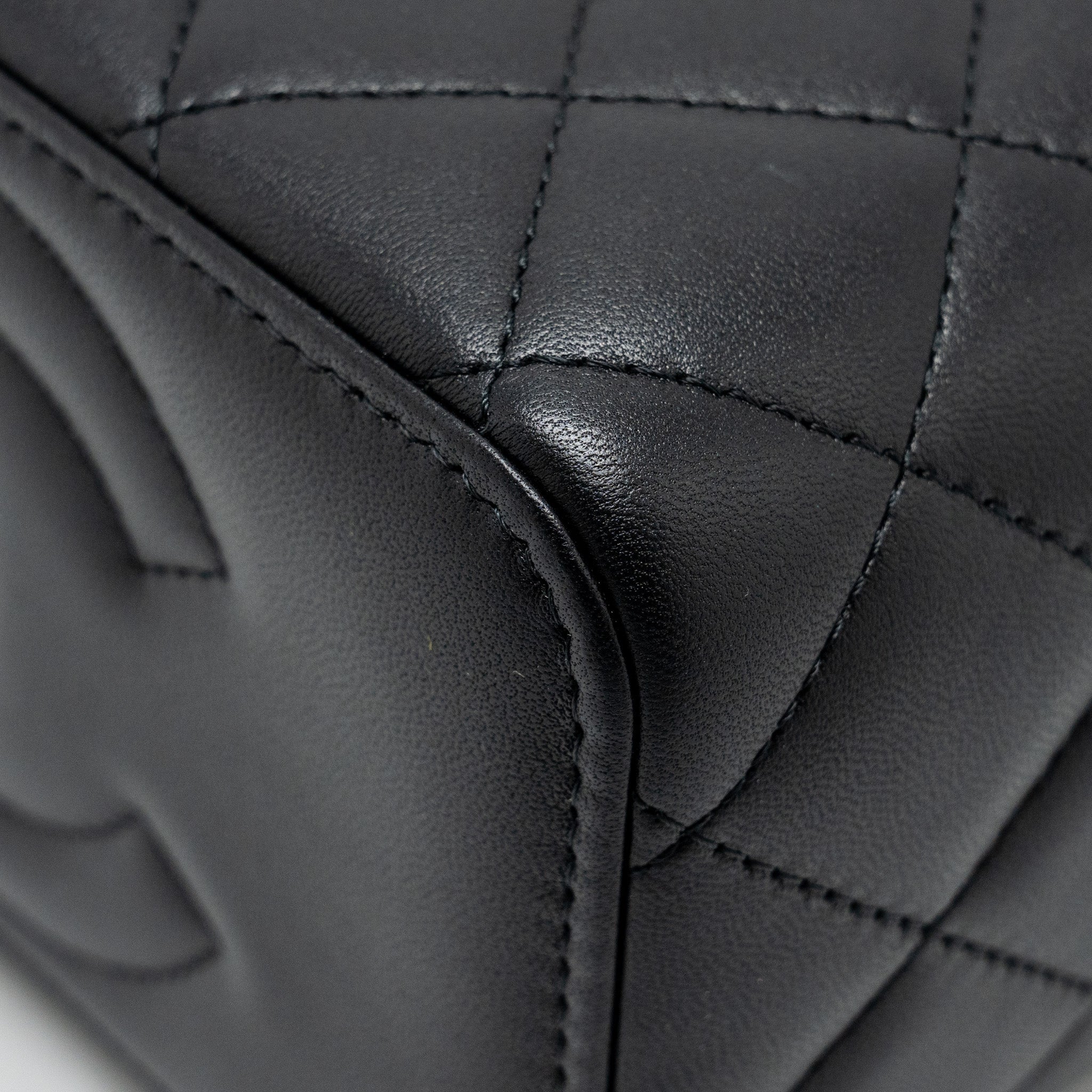 chanel-top-handle-long-vanity-case-lambskin-black-shw-microchip-copy-2