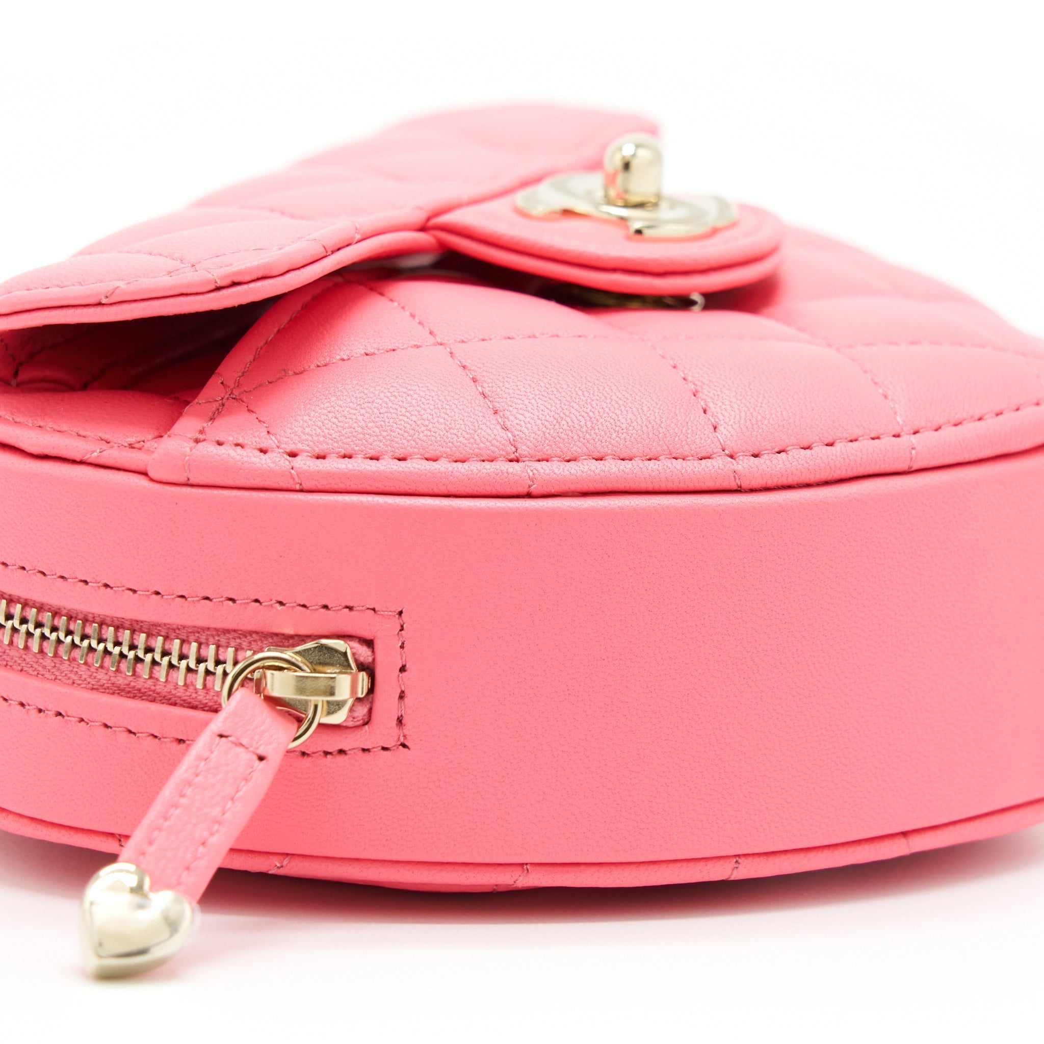 chanel-22s-small-heart-bag-lambskin-pink-lghw