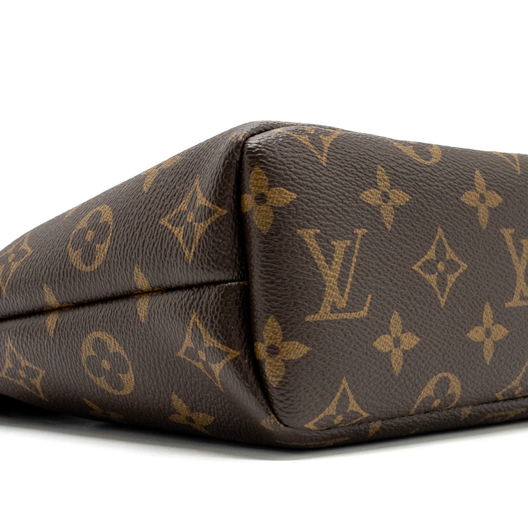 louis-vuitton-neo-pouch-monogram-canvas-ghw