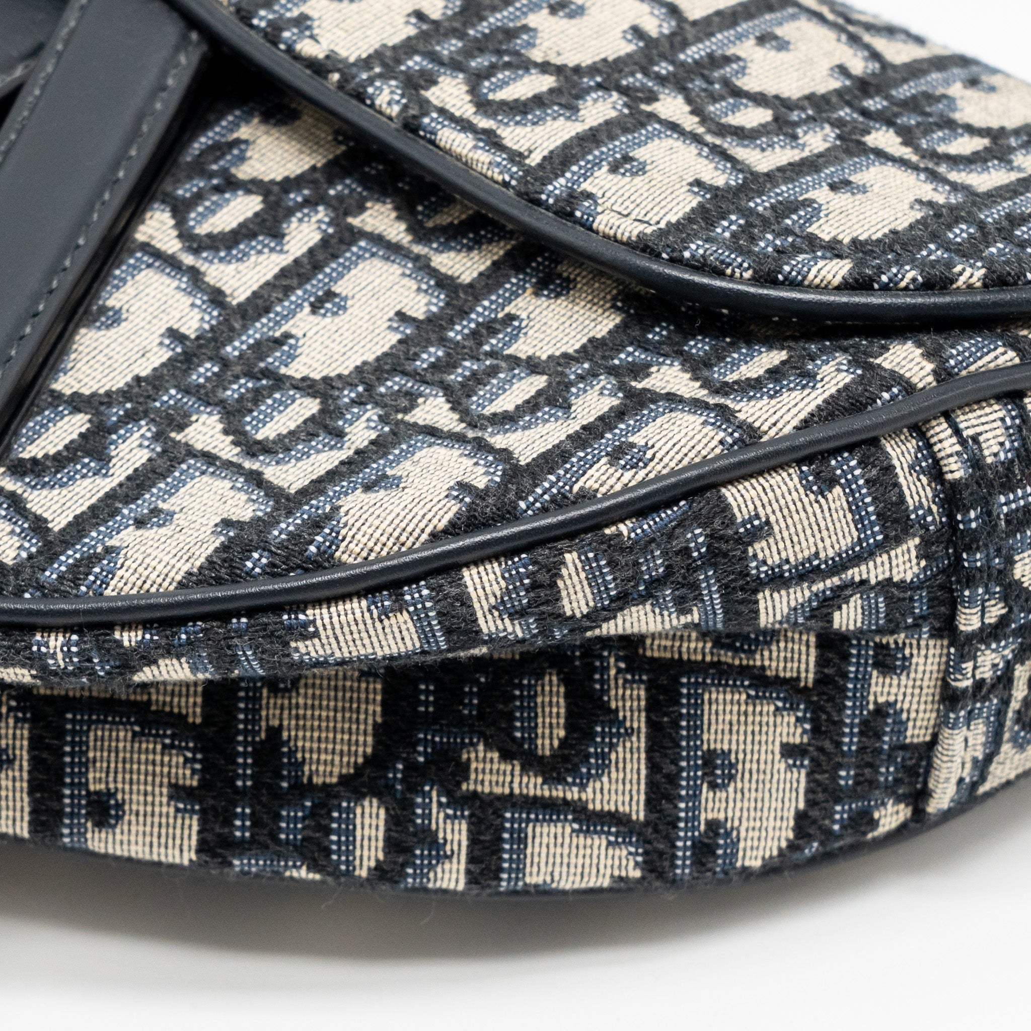dior-medium-saddle-bag-blue-dior-oblique-jacquard-canvas-calfskin-ghw