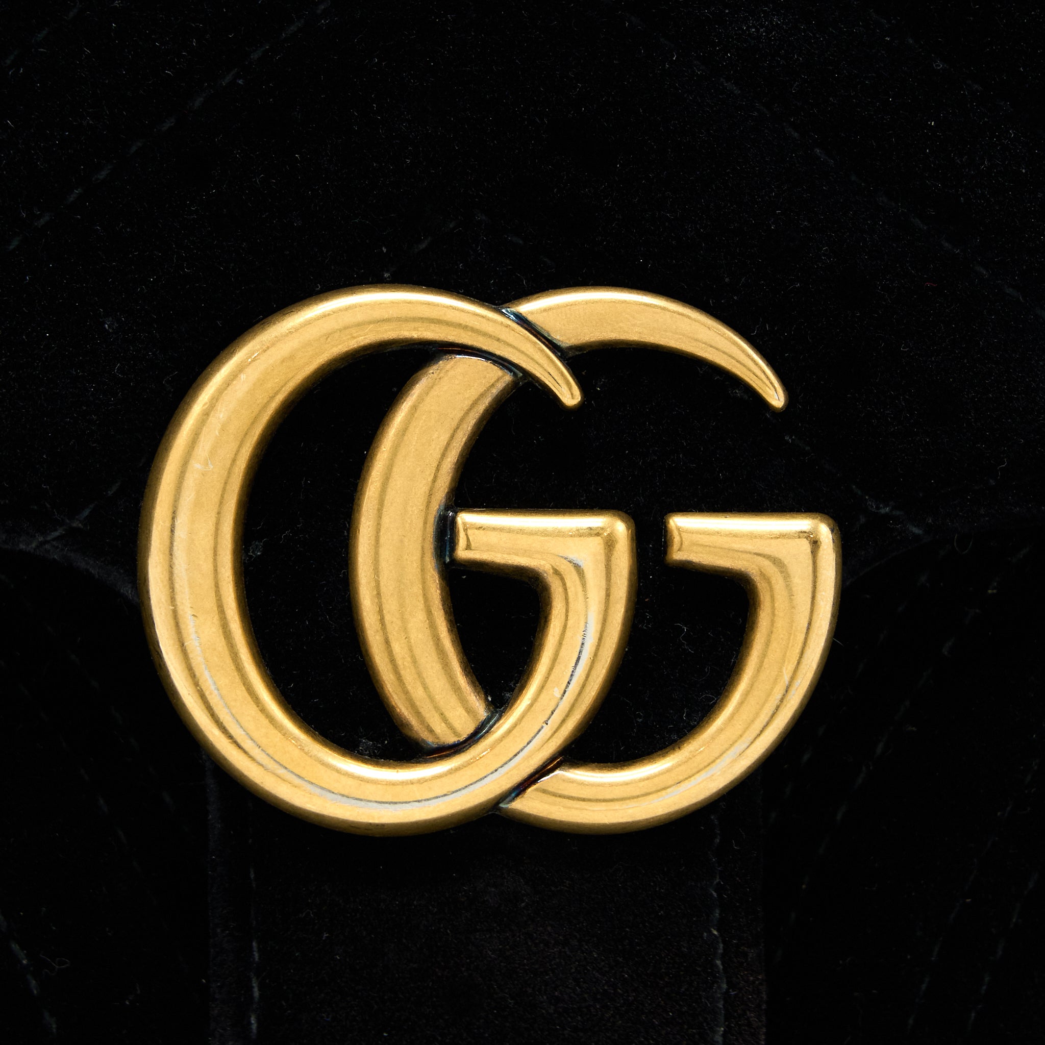 gucci-mini-marmont-velvet-black-ghw