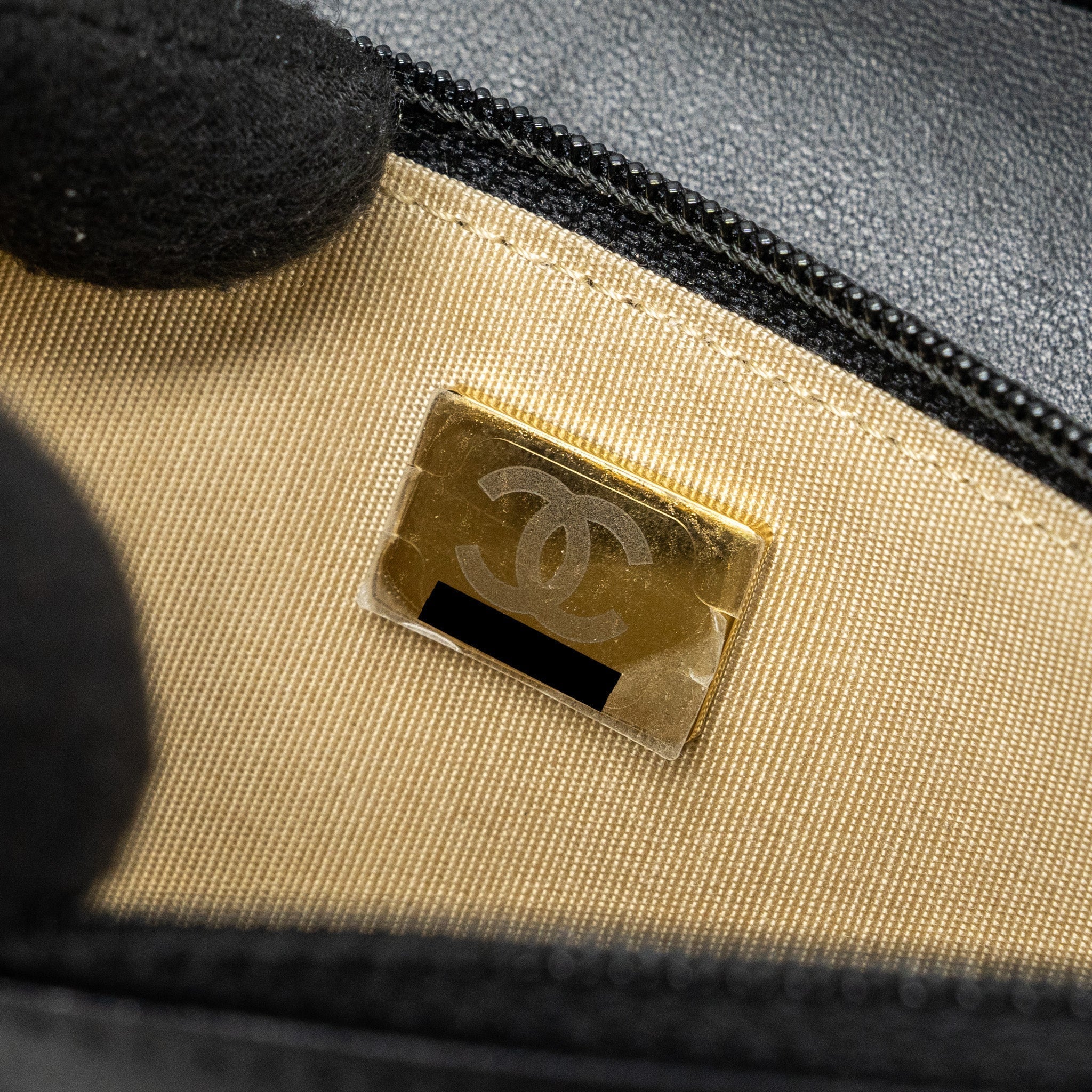 chanel-pearl-crush-wallet-on-chain-lambskin-black-ghwmicrochip
