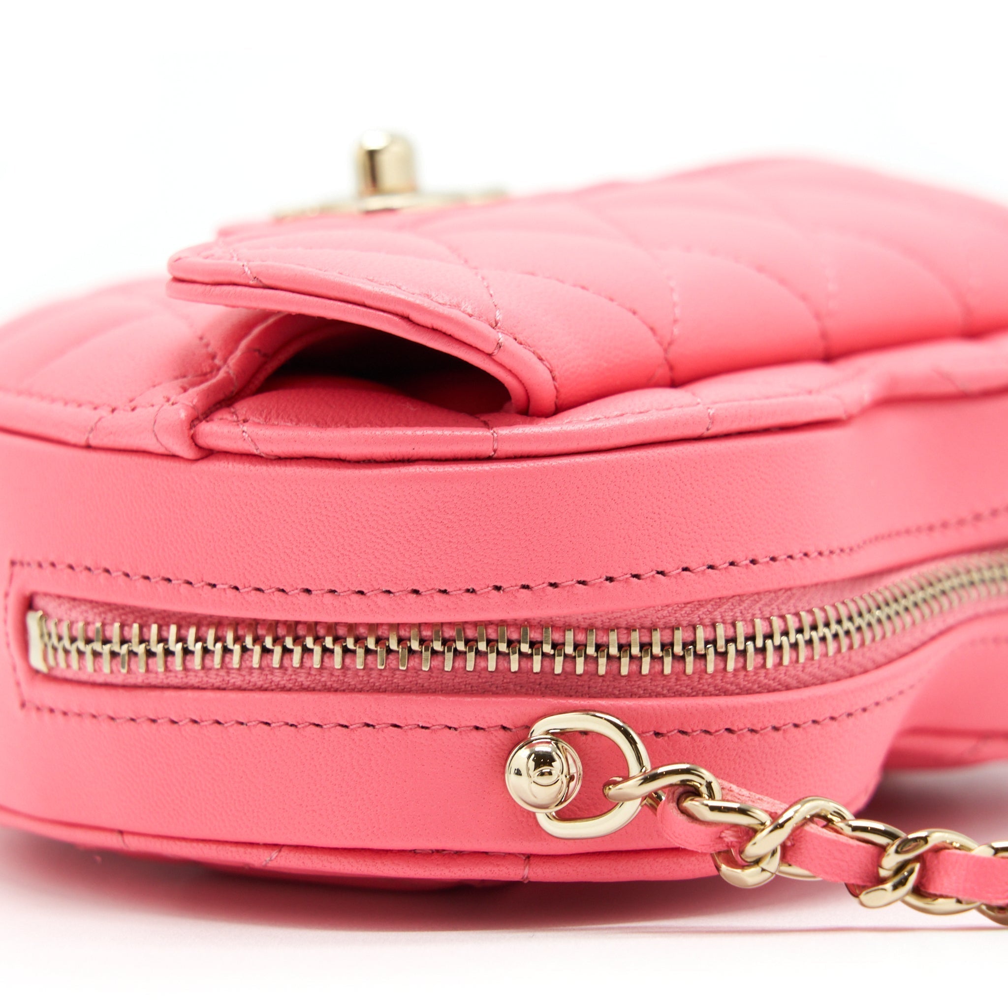 chanel-22s-small-heart-bag-lambskin-pink-lghw