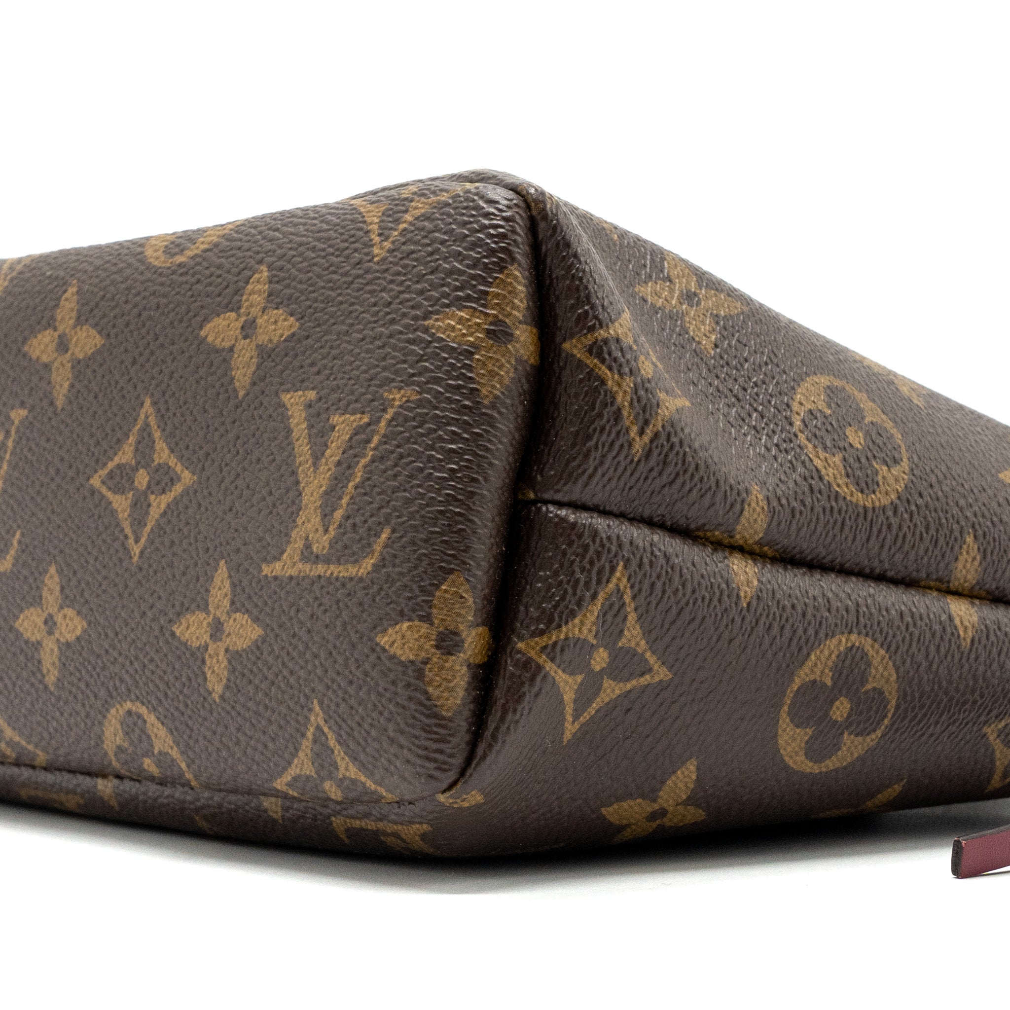 louis-vuitton-neo-pouch-monogram-canvas-ghw