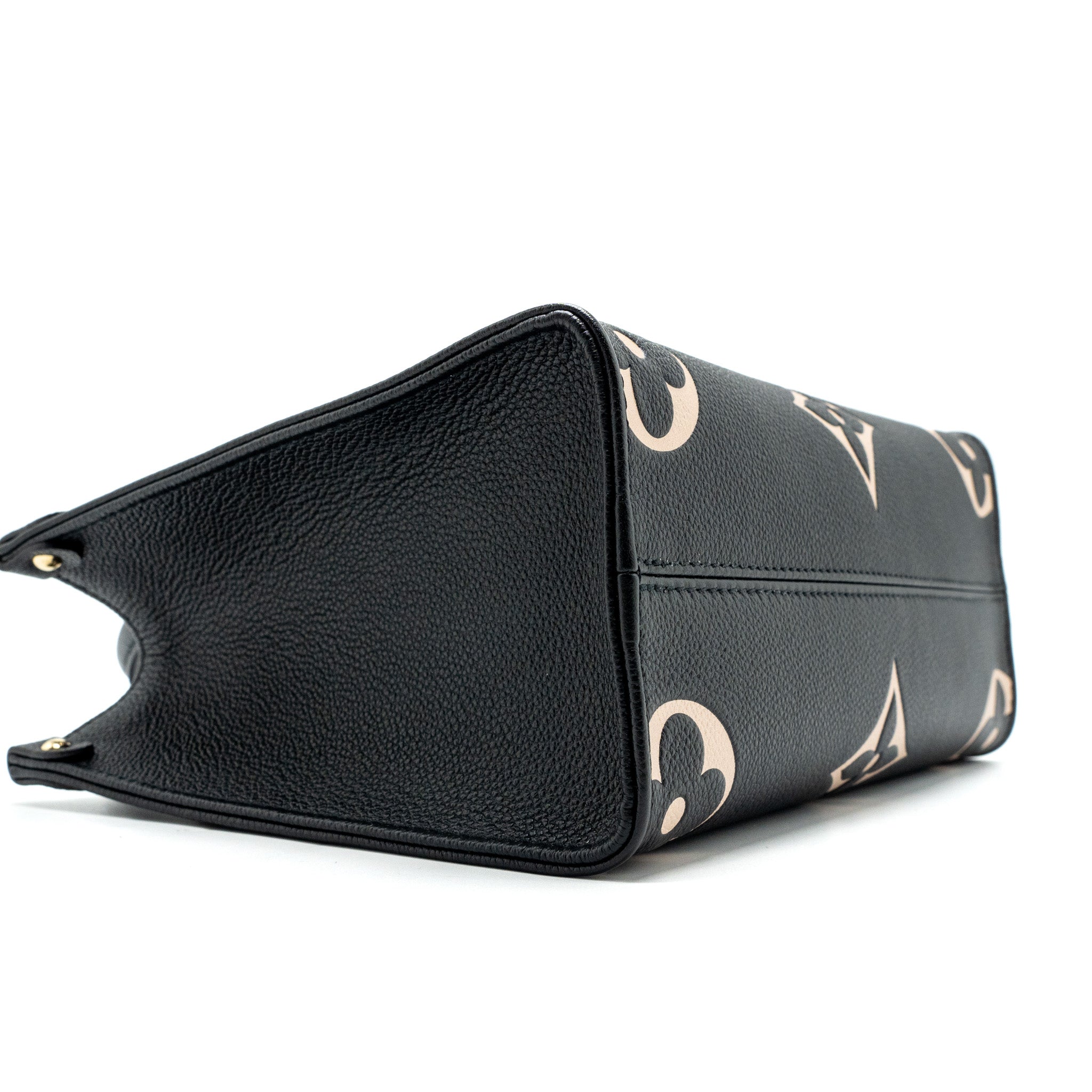louis-vuitton-onthego-pm-bicolour-monogram-empreinte-leather-black-beige-ghwmicrochip