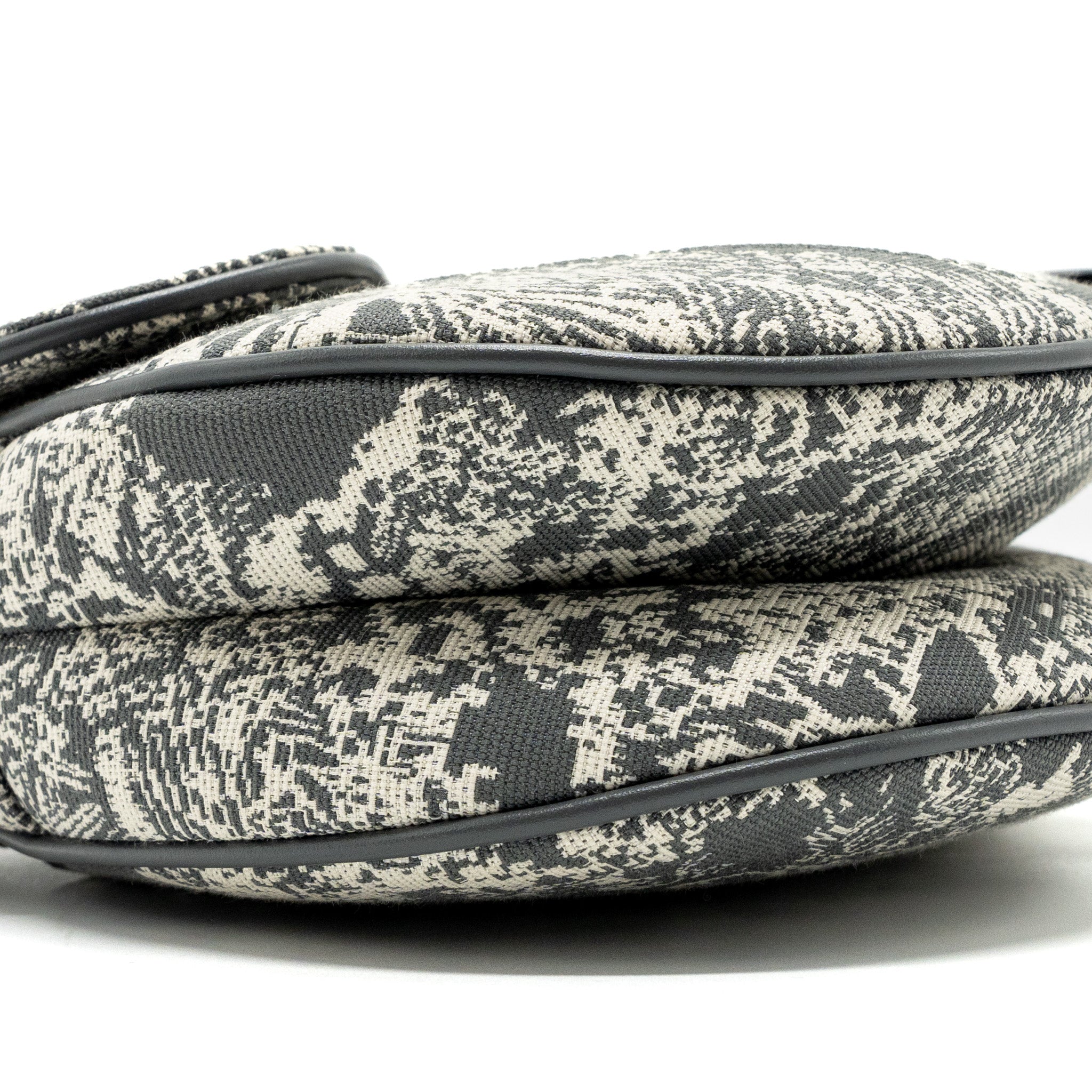 dior-saddle-bag-toile-de-jouy-canvas-leather-grey-ghw