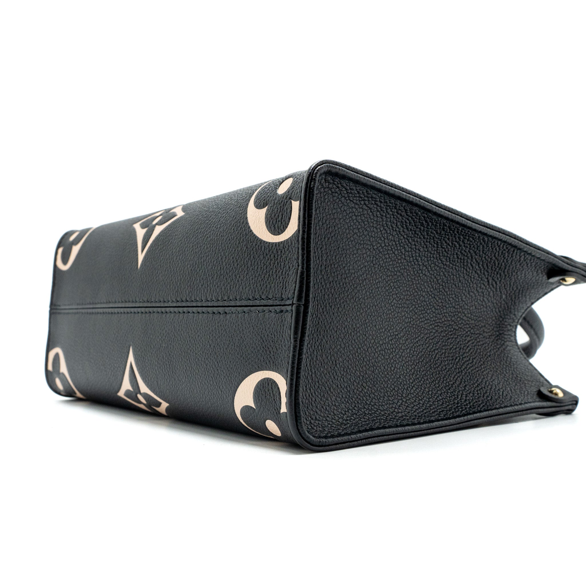 louis-vuitton-onthego-pm-bicolour-monogram-empreinte-leather-black-beige-ghwmicrochip