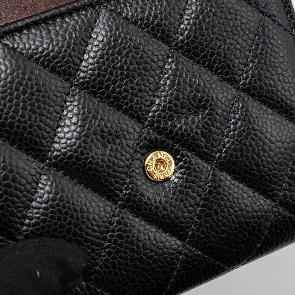 chanel-classic-compact-wallet-caviar-black-ghwmicrochip