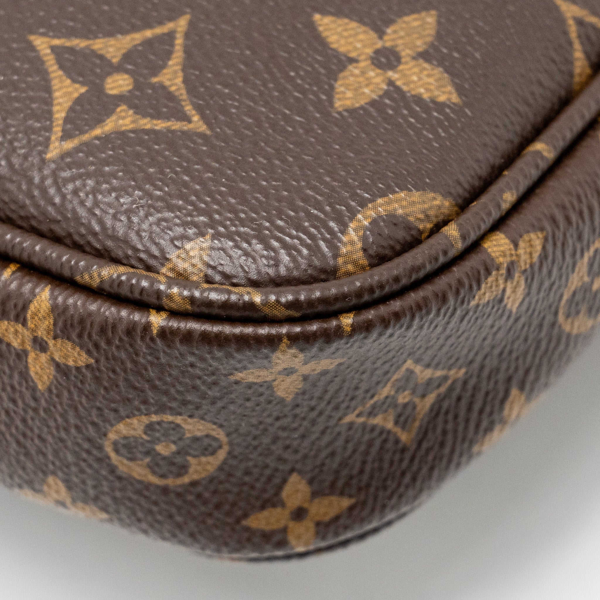 louis-vuitton-multi-pochette-accessories-monogram-canvas-khaki-ghw-1