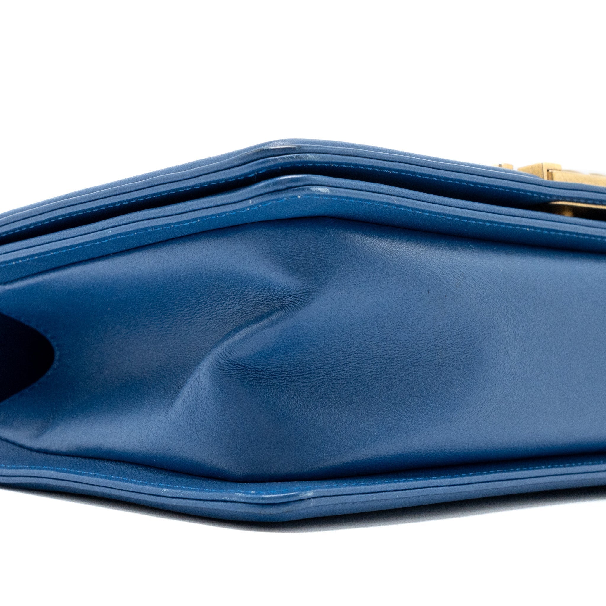 chanel-medium-boy-bag-calfskin-blue-ghw-2