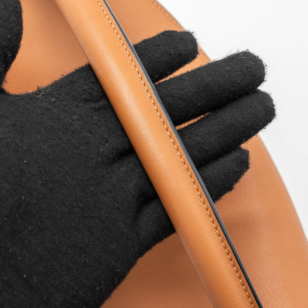 loewe-puzzle-bag-in-classic-calfskin-tan-shw-1