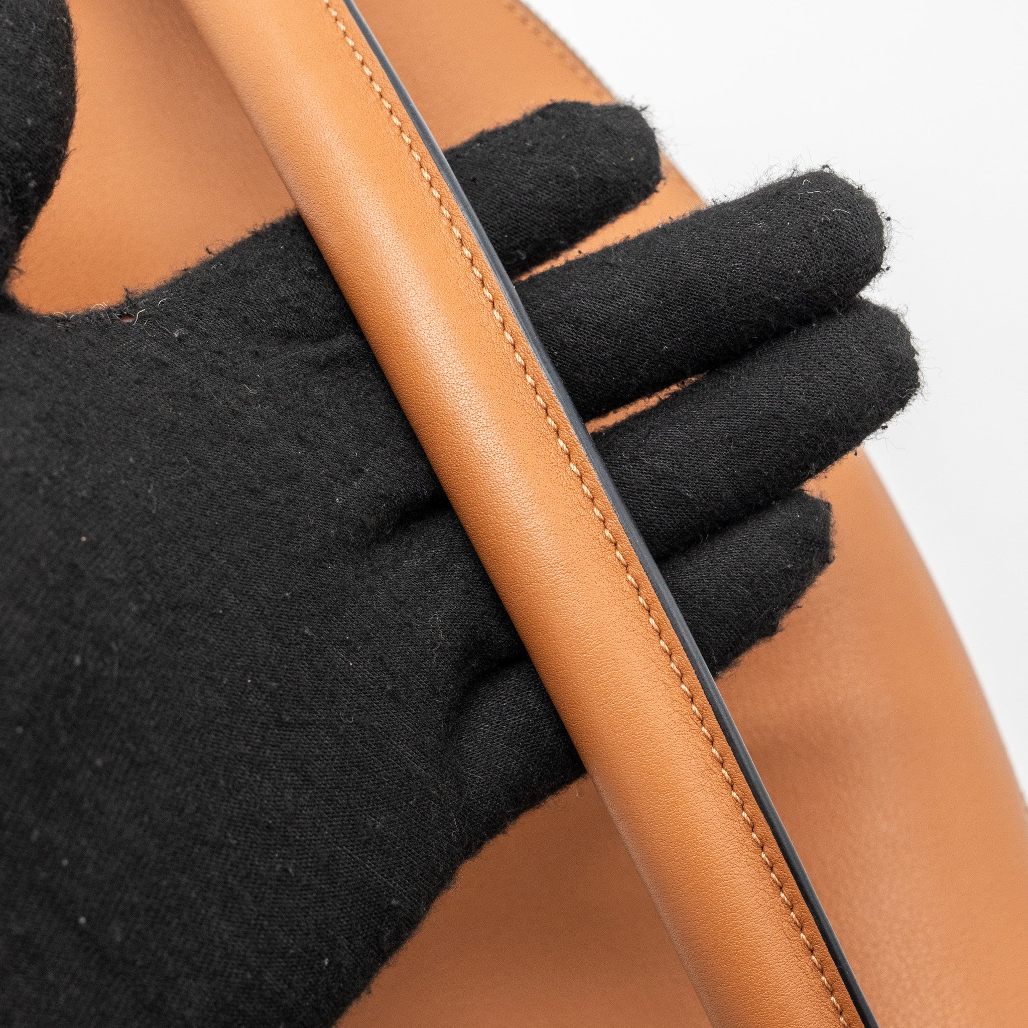 loewe-puzzle-bag-in-classic-calfskin-tan-shw-1