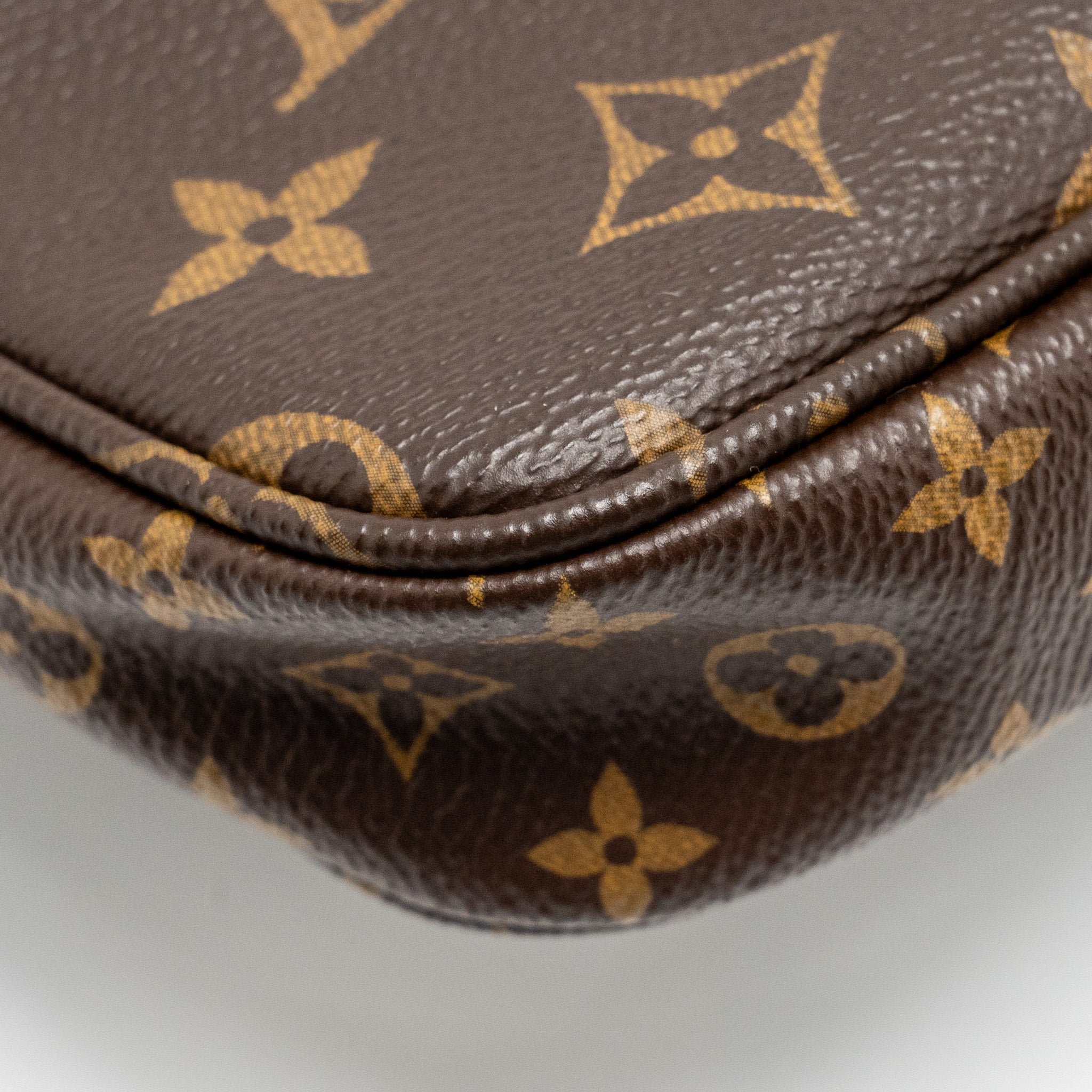 louis-vuitton-multi-pochette-accessories-monogram-canvas-khaki-ghw-1