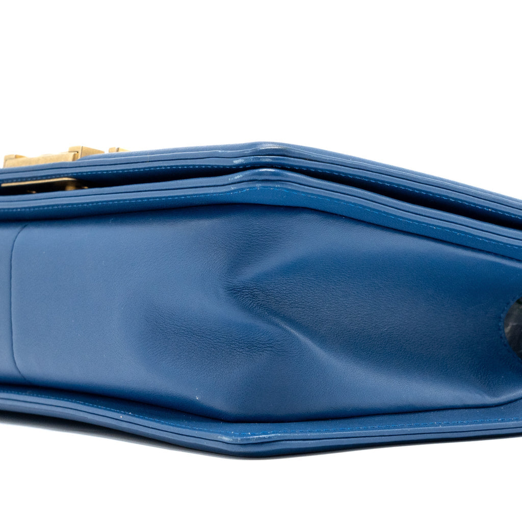 chanel-medium-boy-bag-calfskin-blue-ghw-2