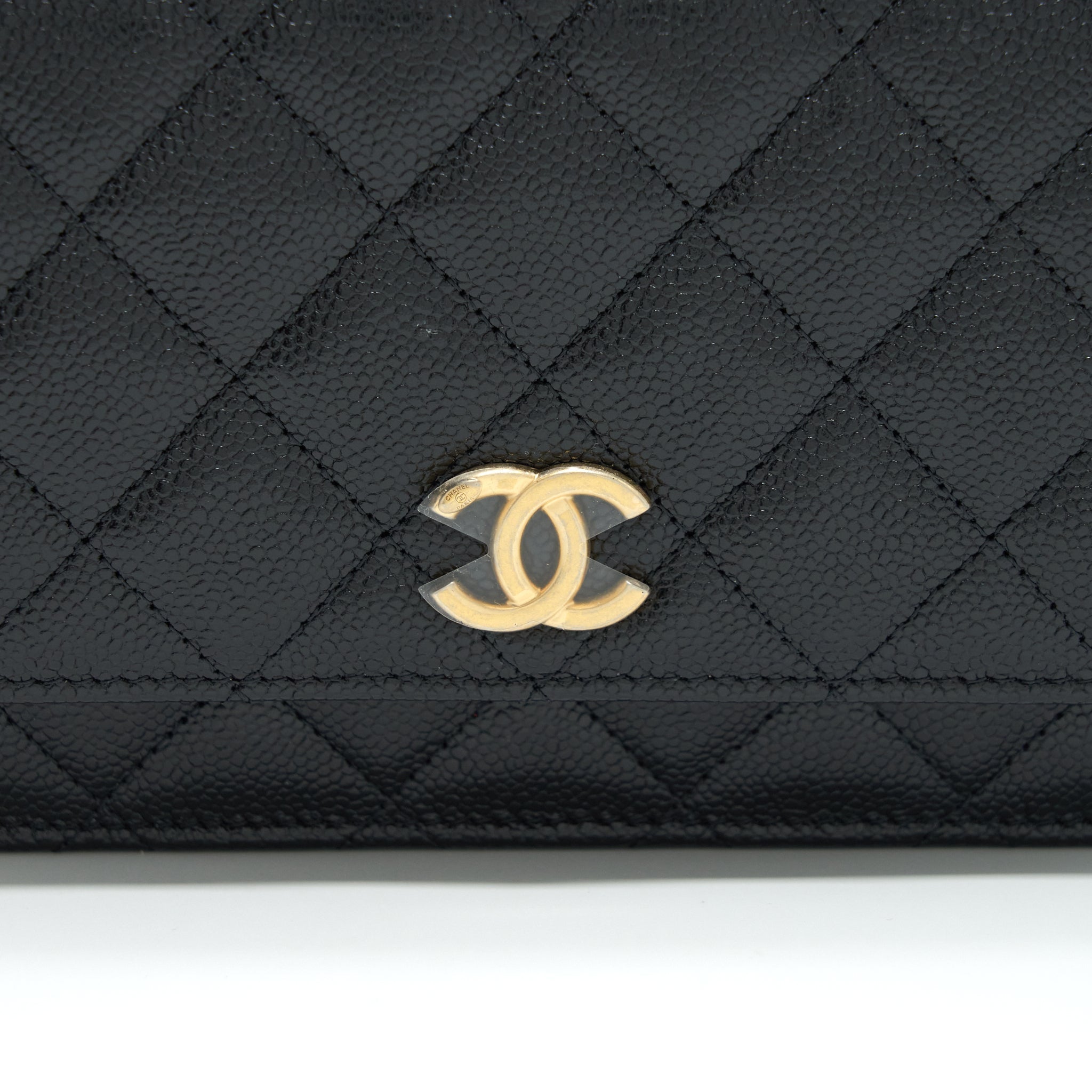 chanel-22s-logo-top-handle-wallet-on-chain-caviar-black-ghw-microchip