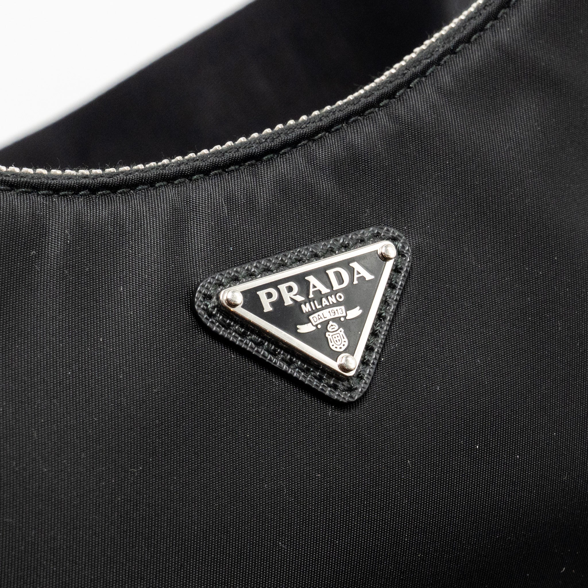prada-reedition-2005-re-nylon-black-shw-1