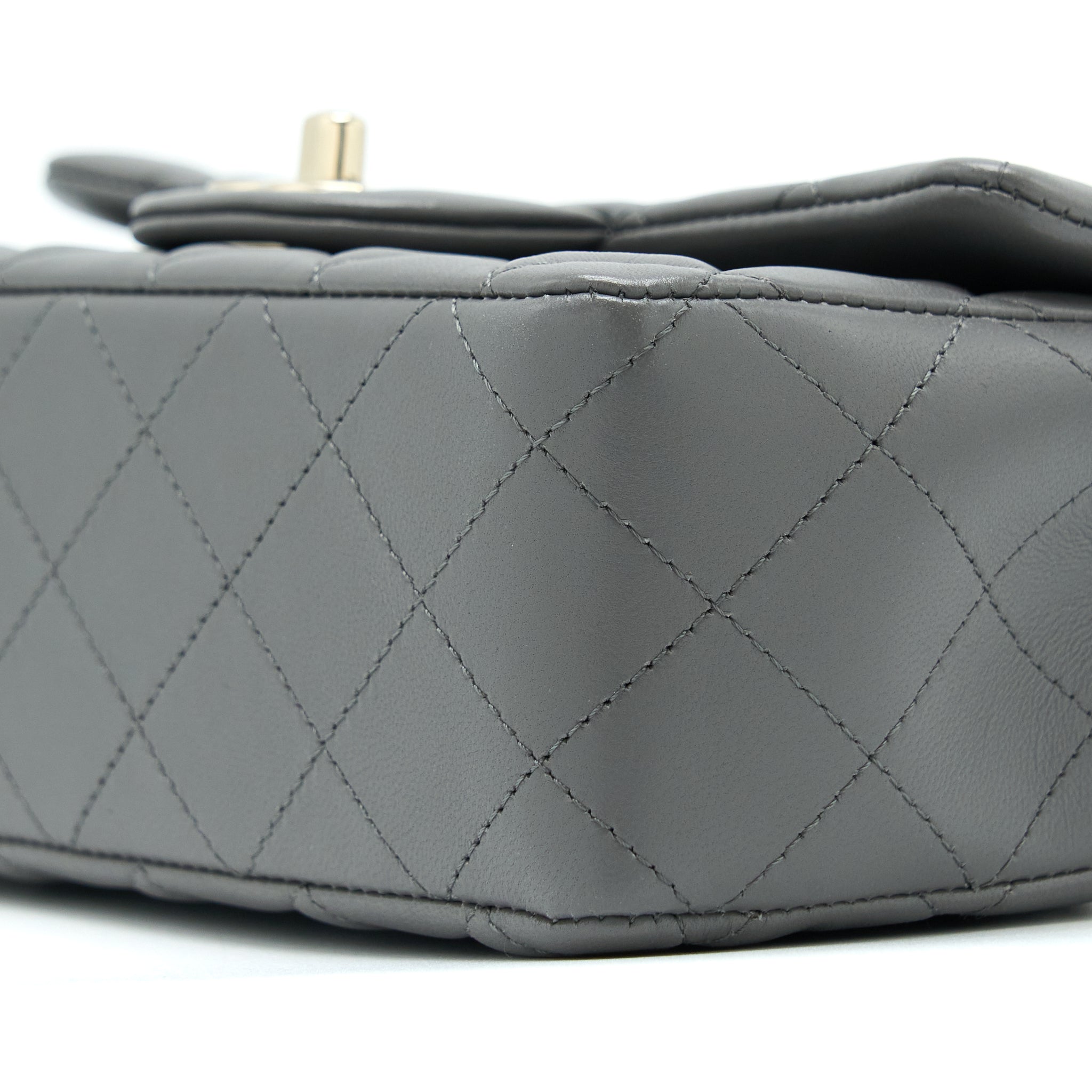 chanel-22a-mini-rectangular-flap-bag-lambskin-grey-lghw-microchip