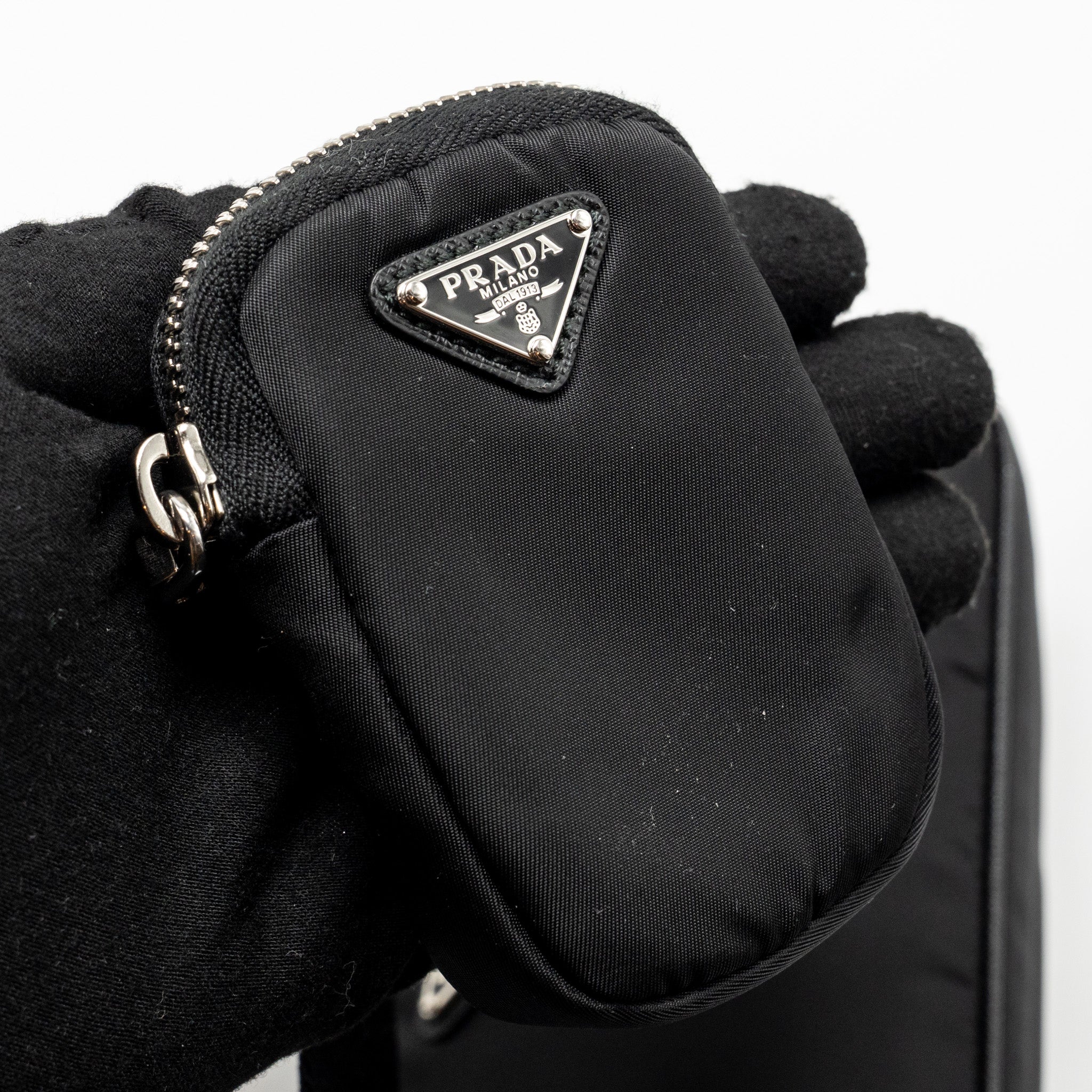 prada-reedition-2005-re-nylon-black-shw-1