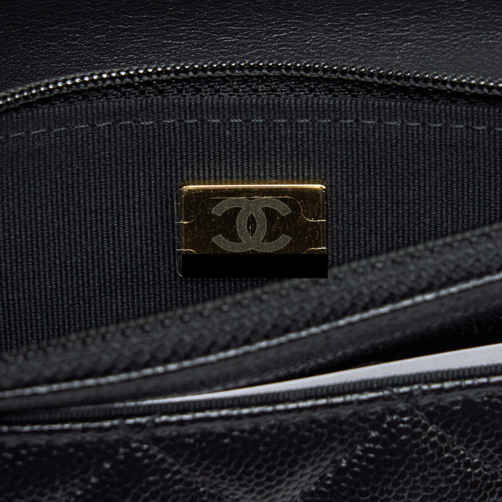 chanel-22s-logo-top-handle-wallet-on-chain-caviar-black-ghw-microchip