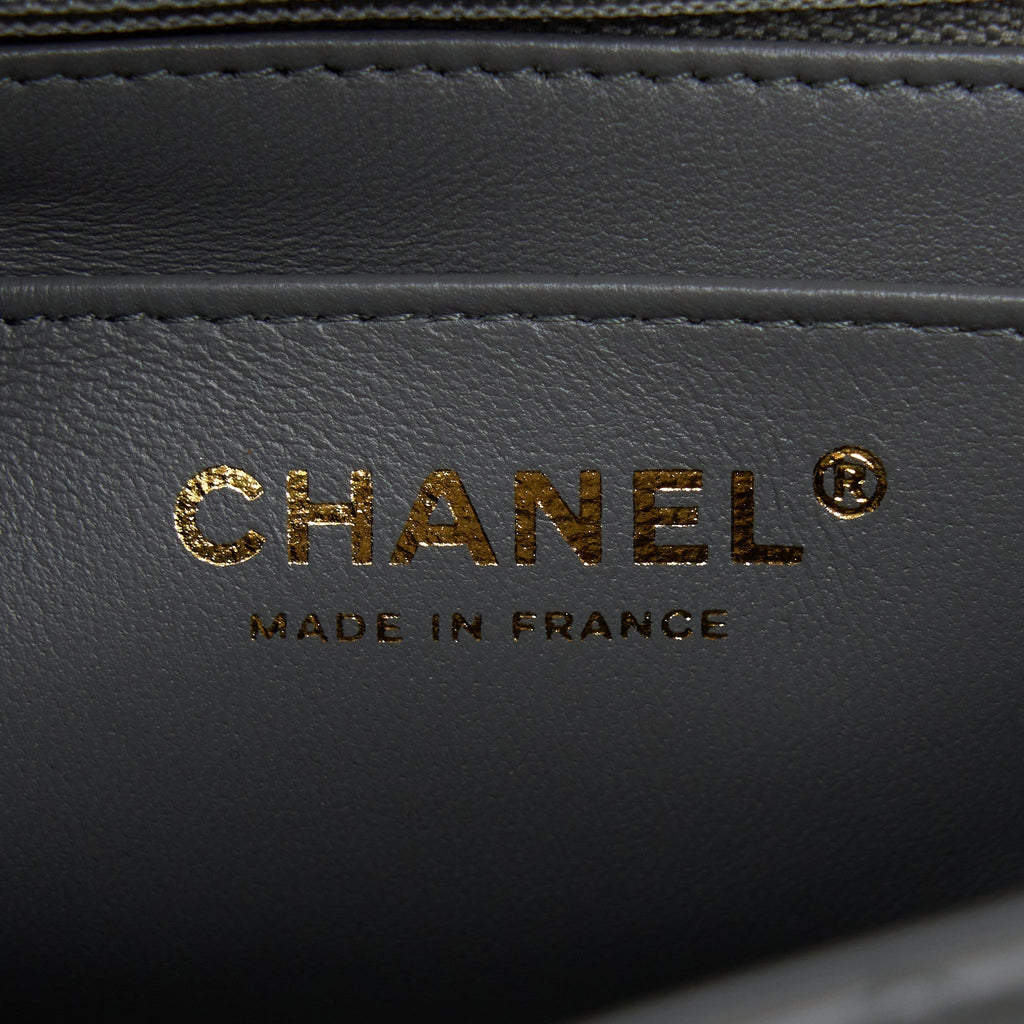 chanel-22a-mini-rectangular-flap-bag-lambskin-grey-lghw-microchip