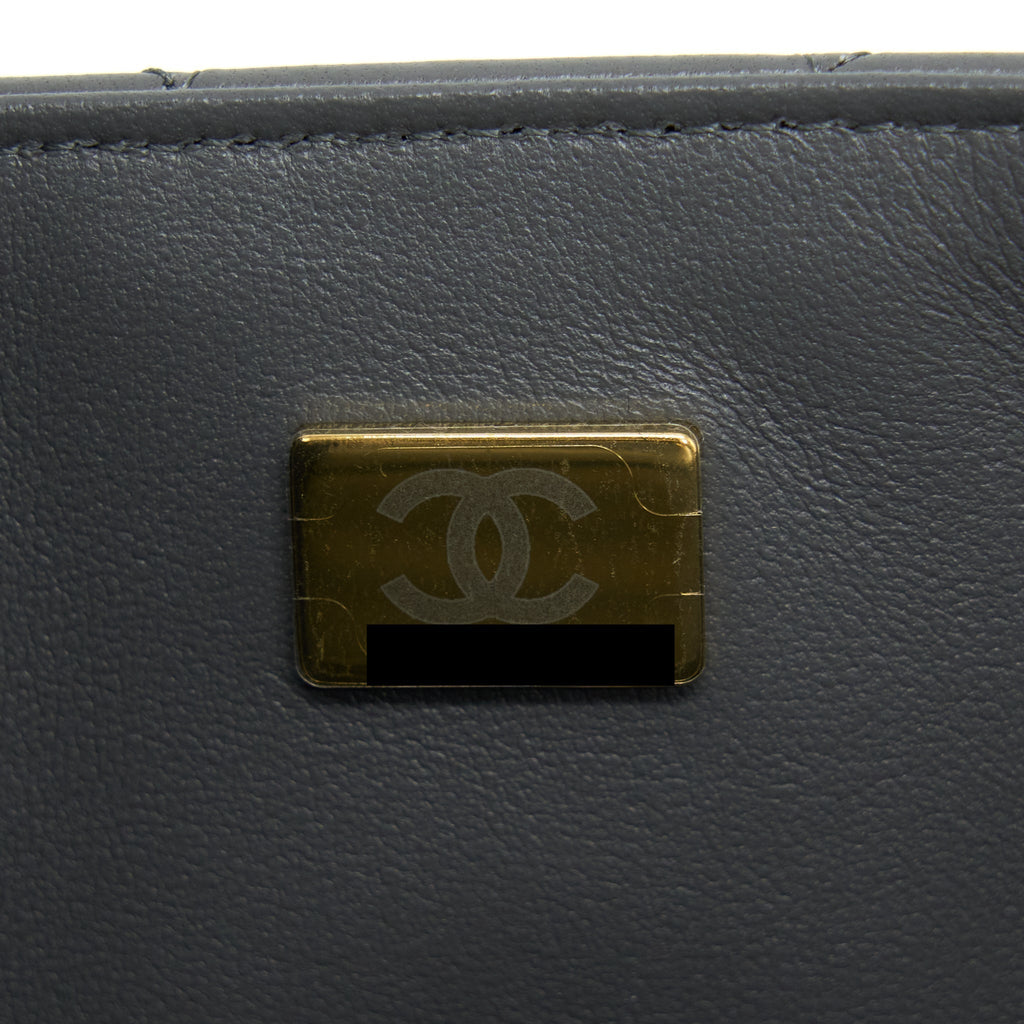chanel-22a-mini-rectangular-flap-bag-lambskin-grey-lghw-microchip