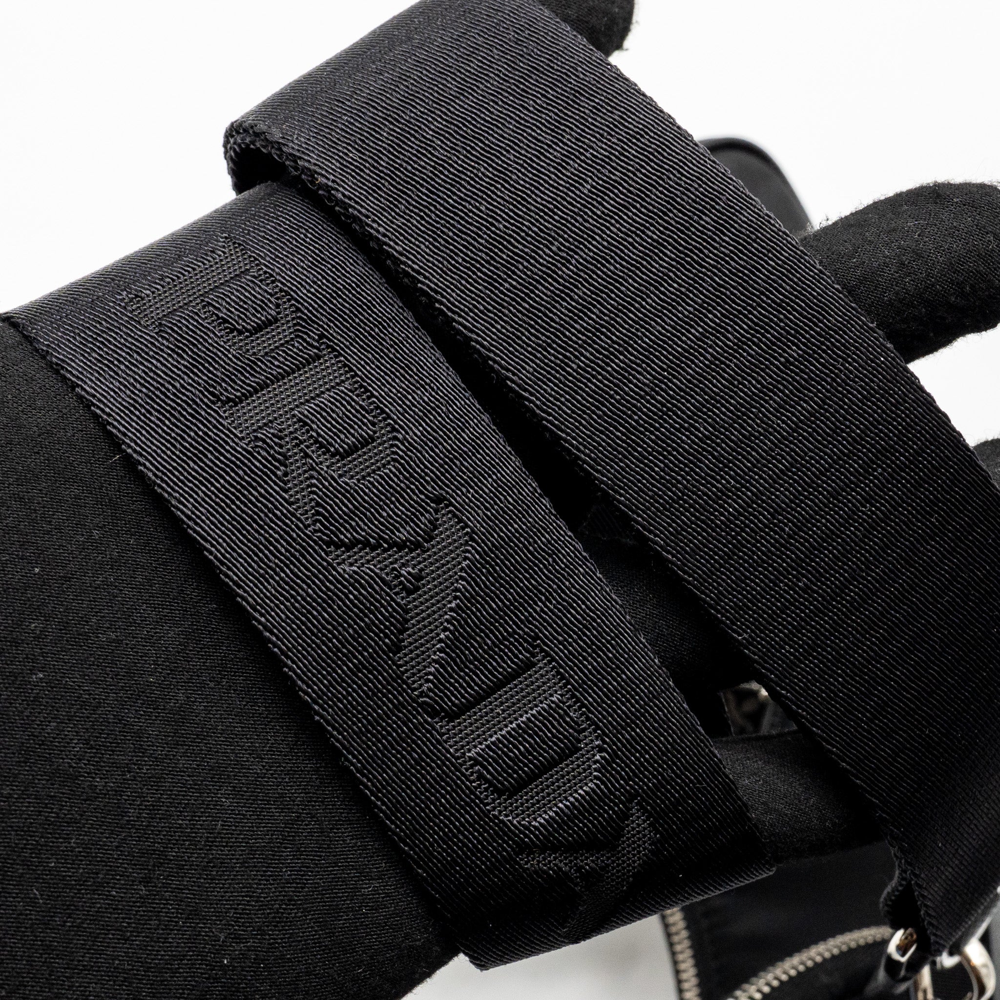 prada-reedition-2005-re-nylon-black-shw-1