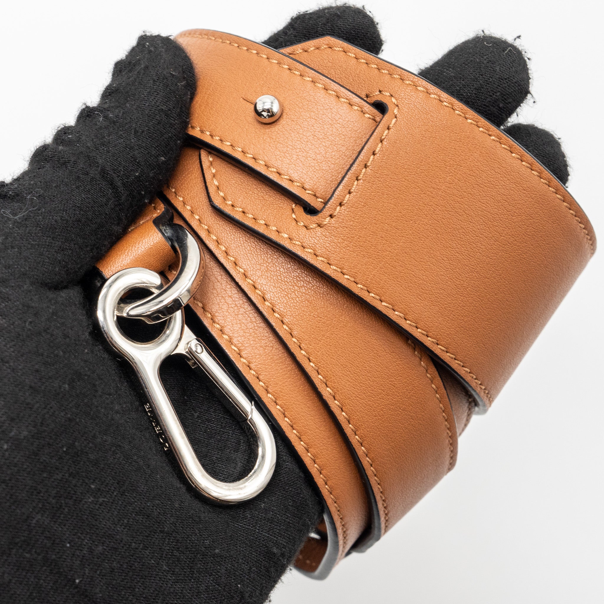 loewe-puzzle-bag-in-classic-calfskin-tan-shw-1