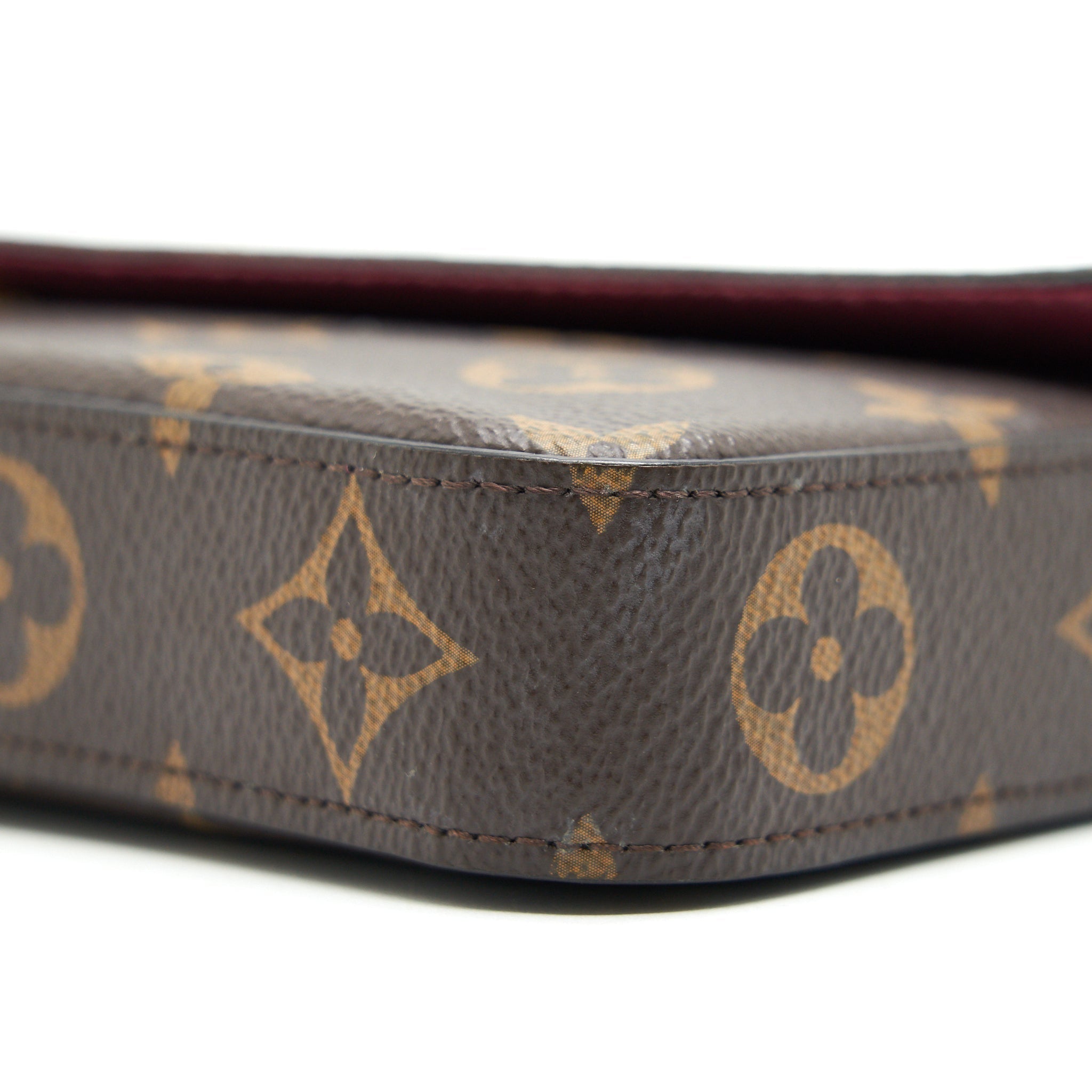 louis-vuitton-felicie-pochette-zipped-pocket-lost
