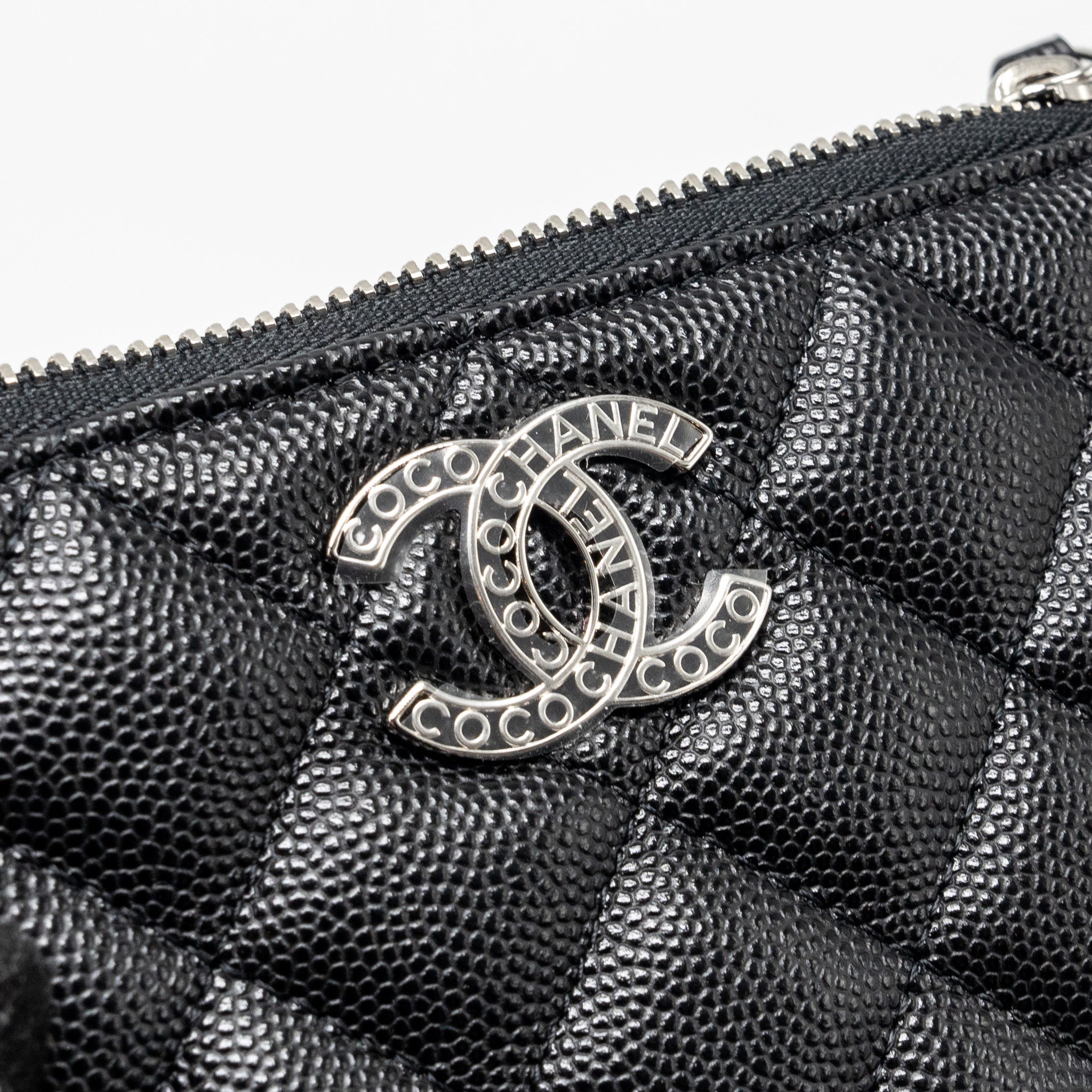chanel-coco-chanel-on-cc-logo-mini-ocase-zip-pouch-caviar-black-shw-microchip
