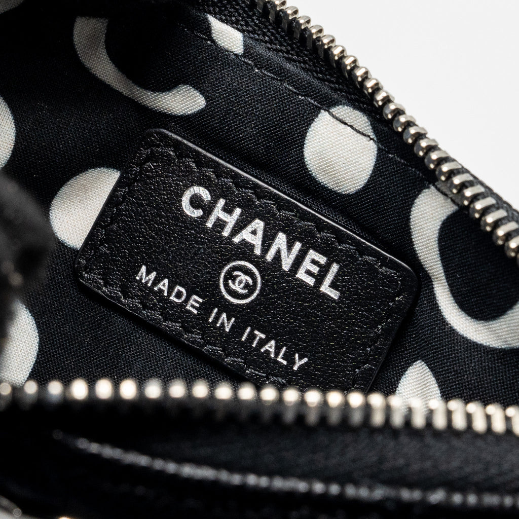 chanel-coco-chanel-on-cc-logo-mini-ocase-zip-pouch-caviar-black-shw-microchip