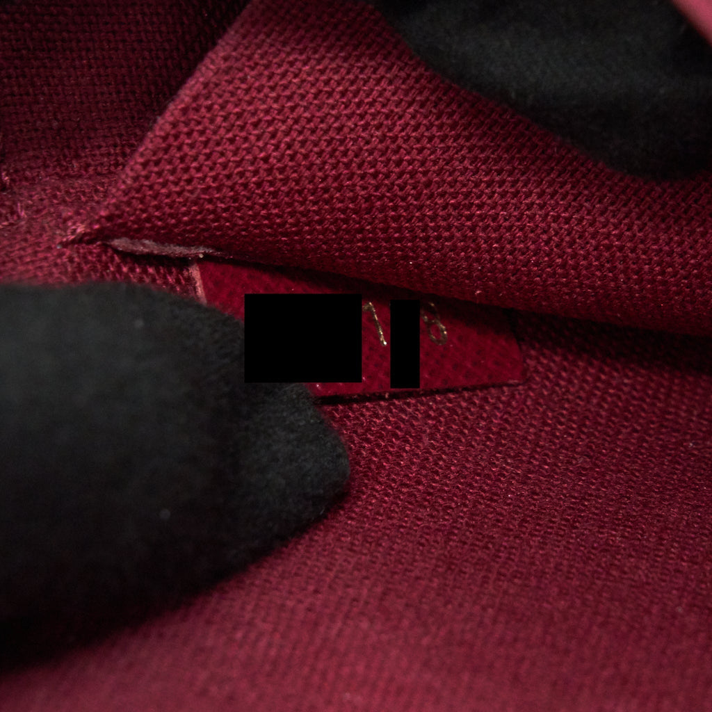 louis-vuitton-felicie-pochette-zipped-pocket-lost