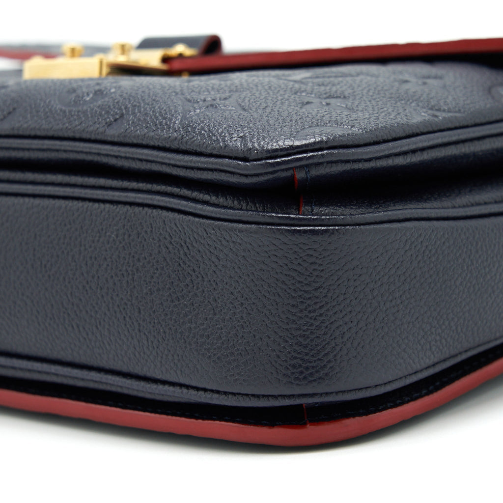 louis-vuitton-pochette-metis-monogram-empreinte-marine-rouge-ghw
