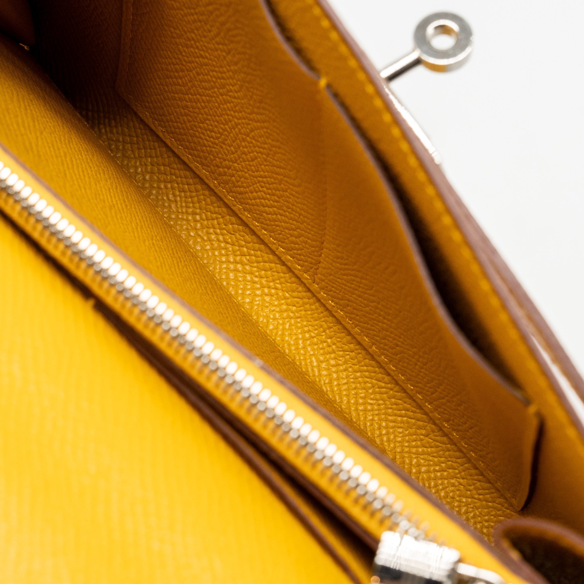 hermes-kelly-to-go-epsom-9d-jaune-ambre-shw-stamp-y