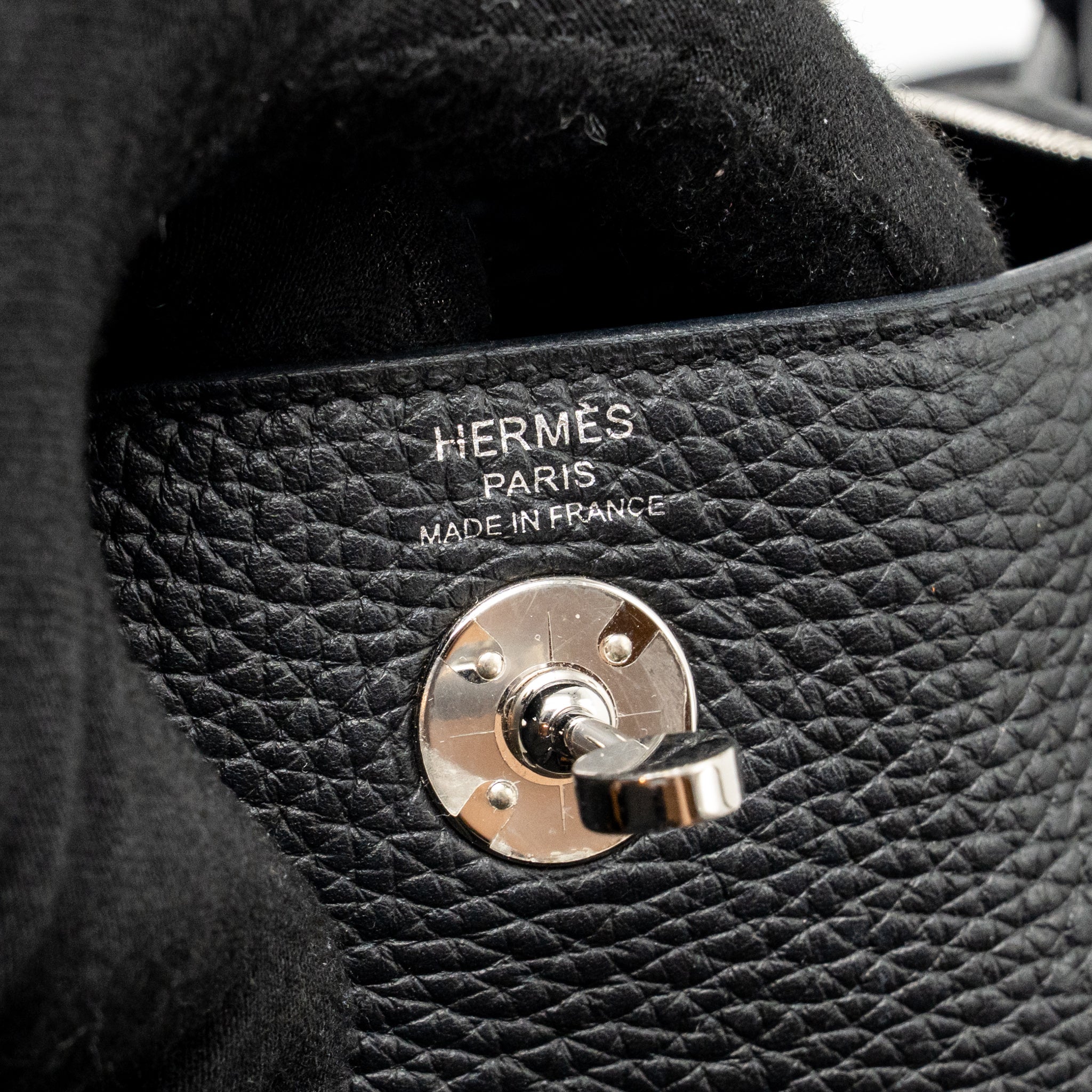 hermes-mini-lindy-clemence-black-shw-stamo-u