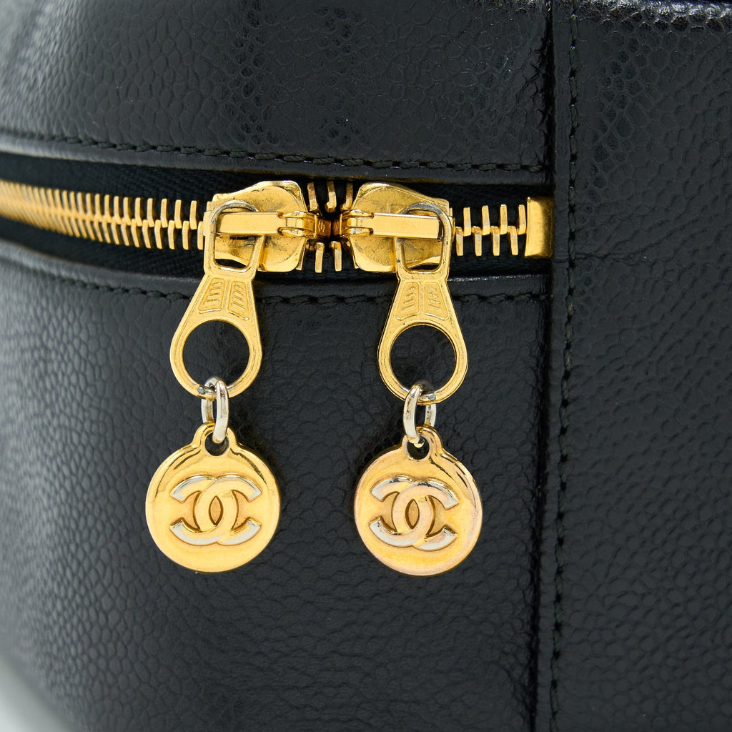 chanel-vintage-cc-logo-vanity-caviar-black-ghw
