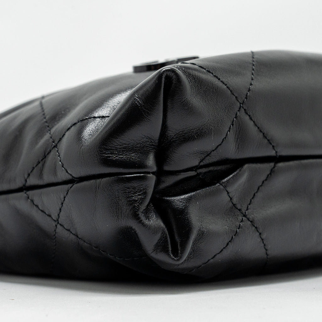 chanel-mini-22-so-black