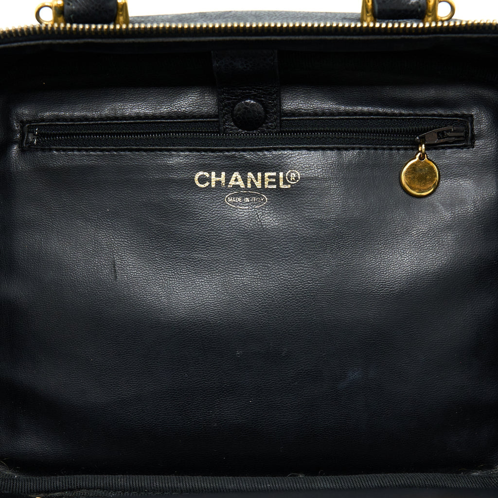 chanel-vintage-cc-logo-vanity-caviar-black-ghw