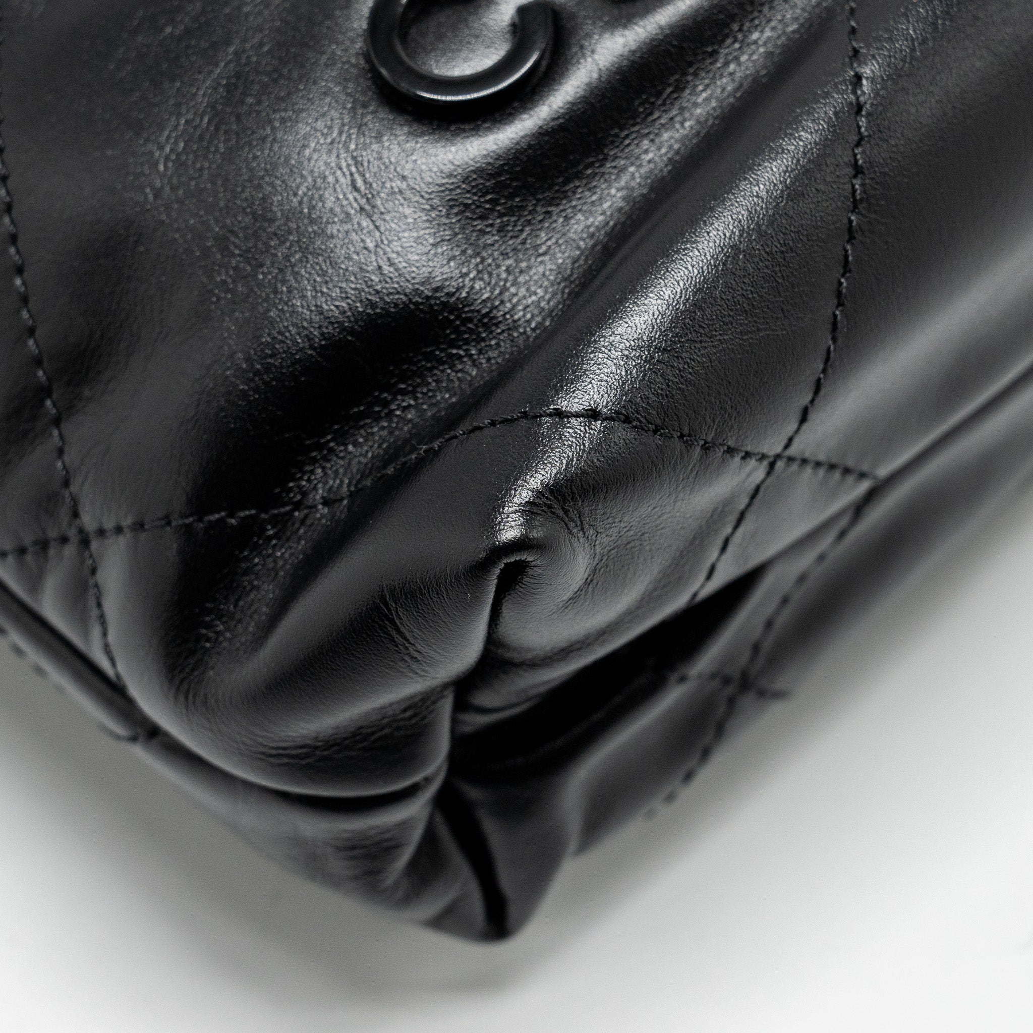 chanel-mini-22-so-black