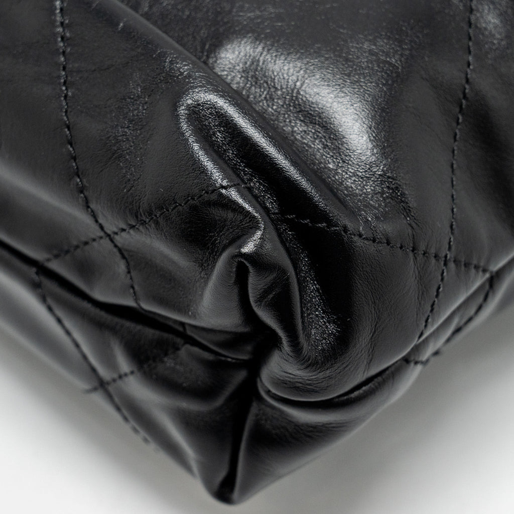 chanel-mini-22-so-black
