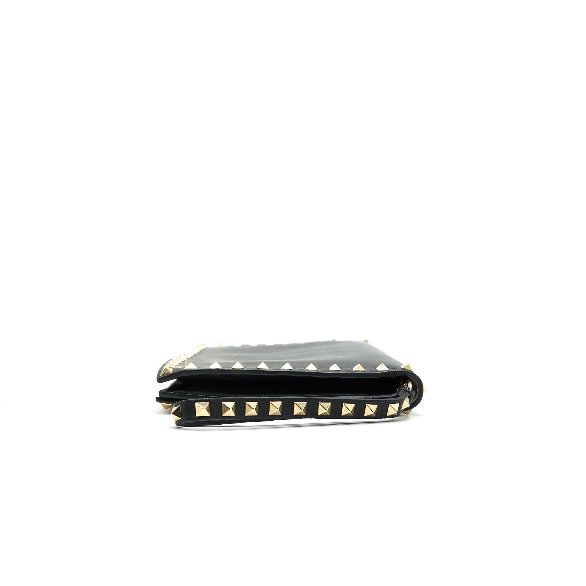 valentino-garavani-rockstud-leather-clutch-bag-black