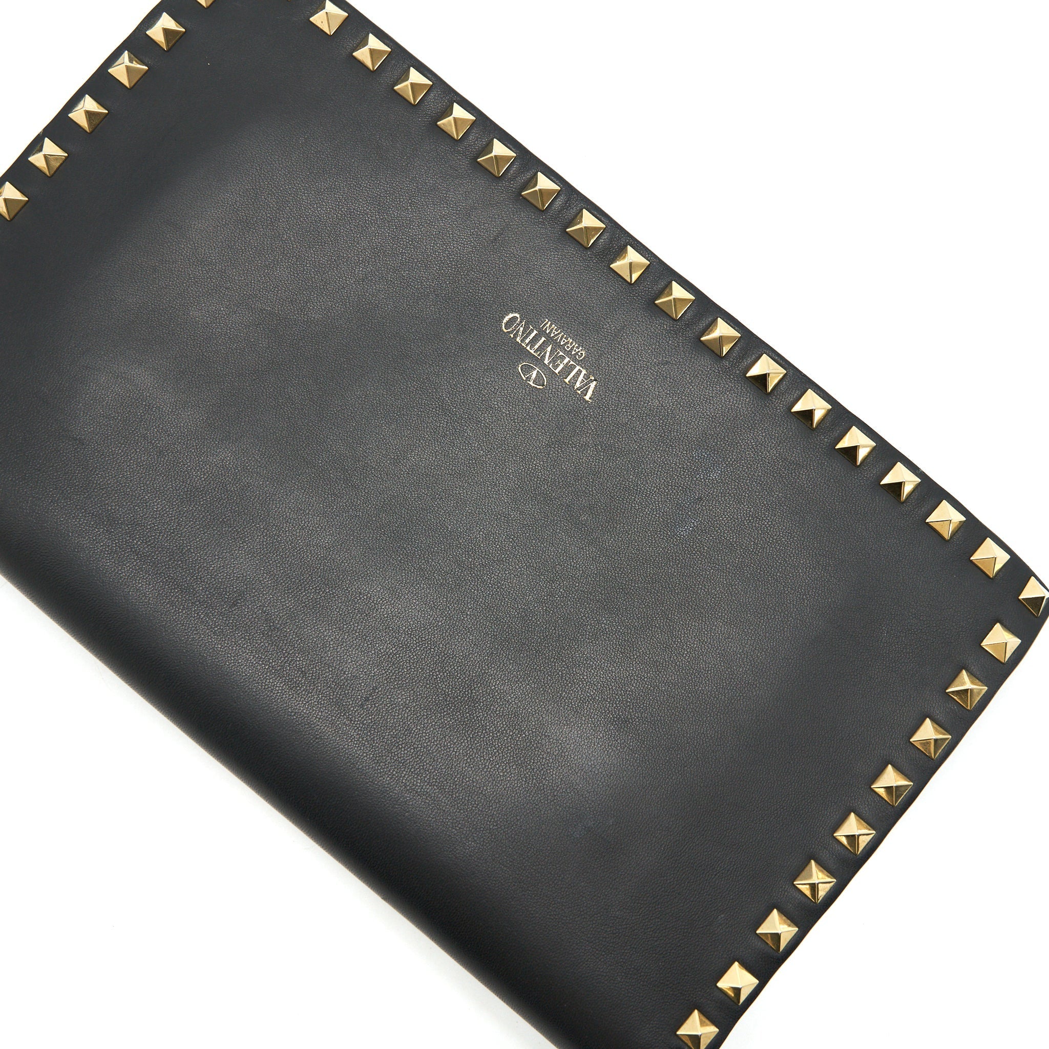 valentino-garavani-rockstud-leather-clutch-bag-black