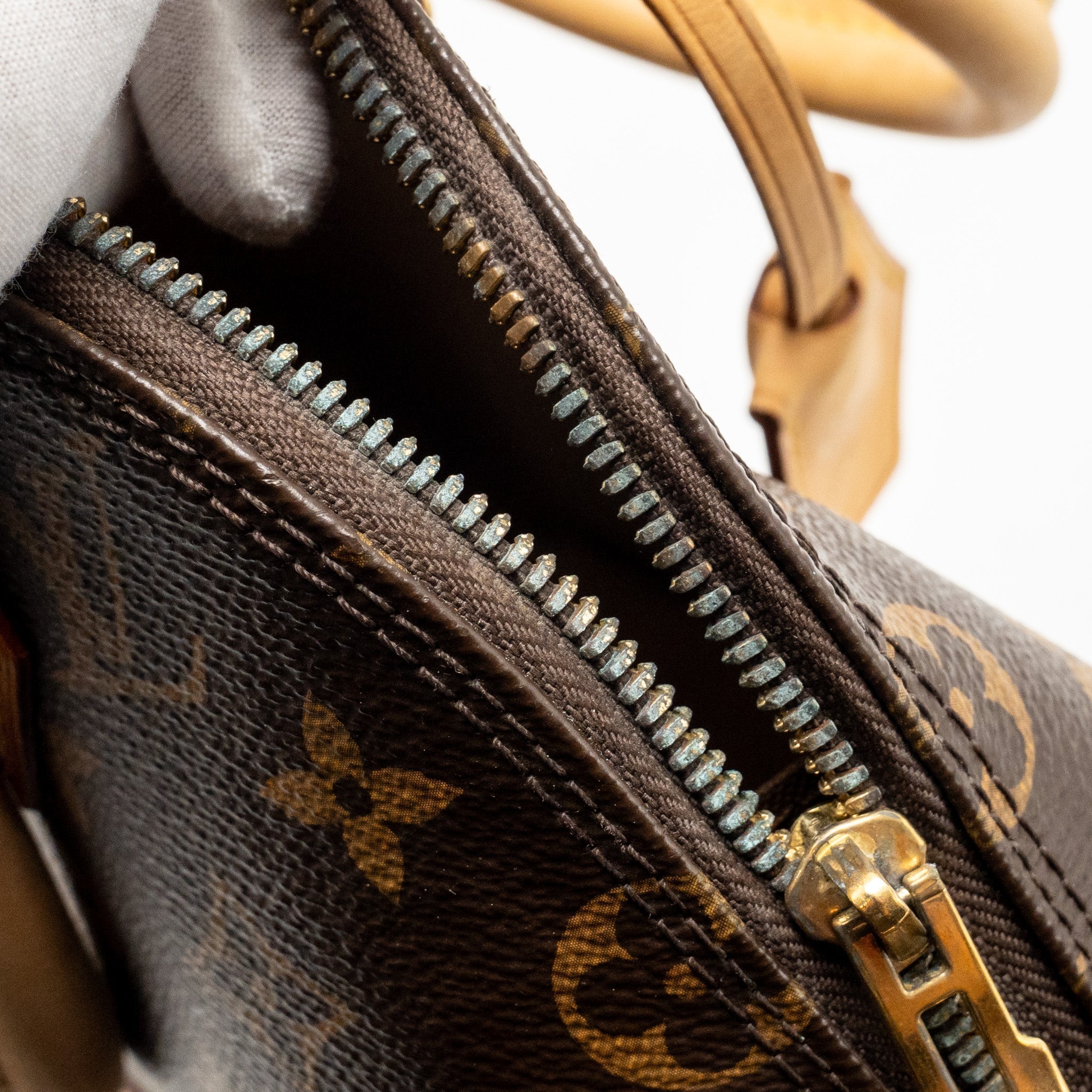 louis-vuitton-alma-bb-monogram-canvas-ghw-4