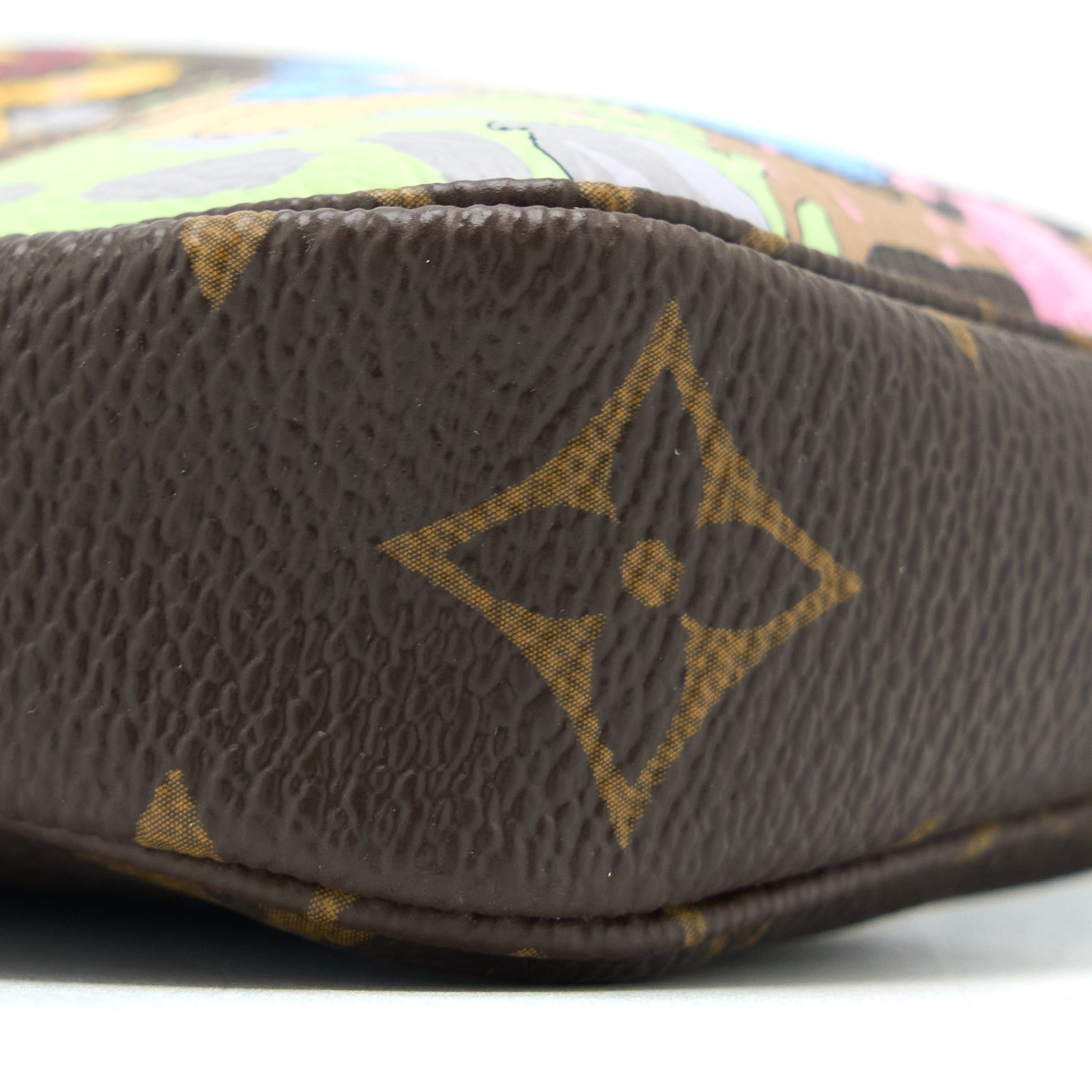 louis-vuitton-mini-pochette-accessories-christmas-limited-edition-monogram-canvas-ghw