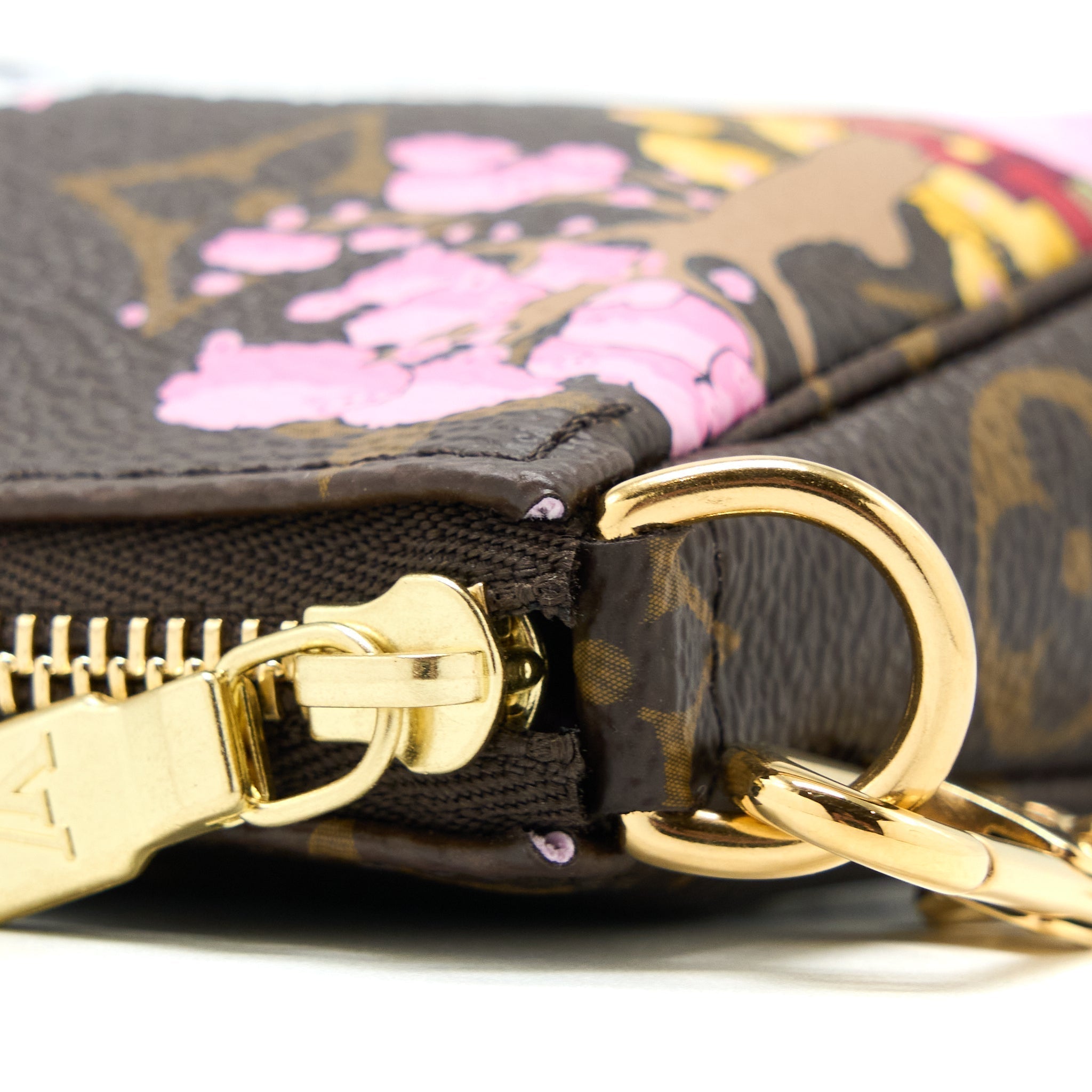 louis-vuitton-mini-pochette-accessories-christmas-limited-edition-monogram-canvas-ghw