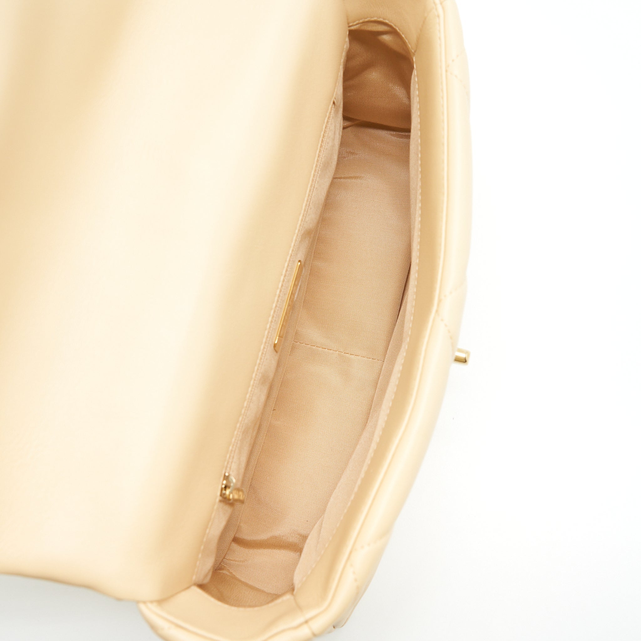 chanel-medium-19-bag-goatskin-beige-with-gold-silver-hardware-1
