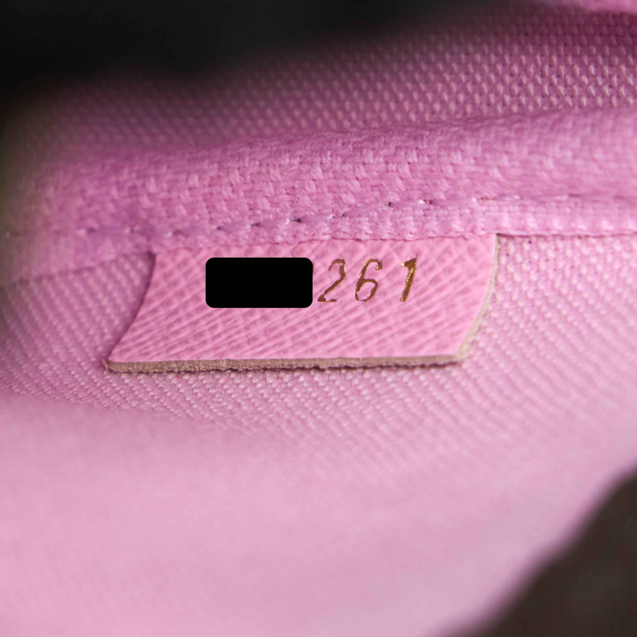 louis-vuitton-mini-pochette-accessories-christmas-limited-edition-monogram-canvas-ghw