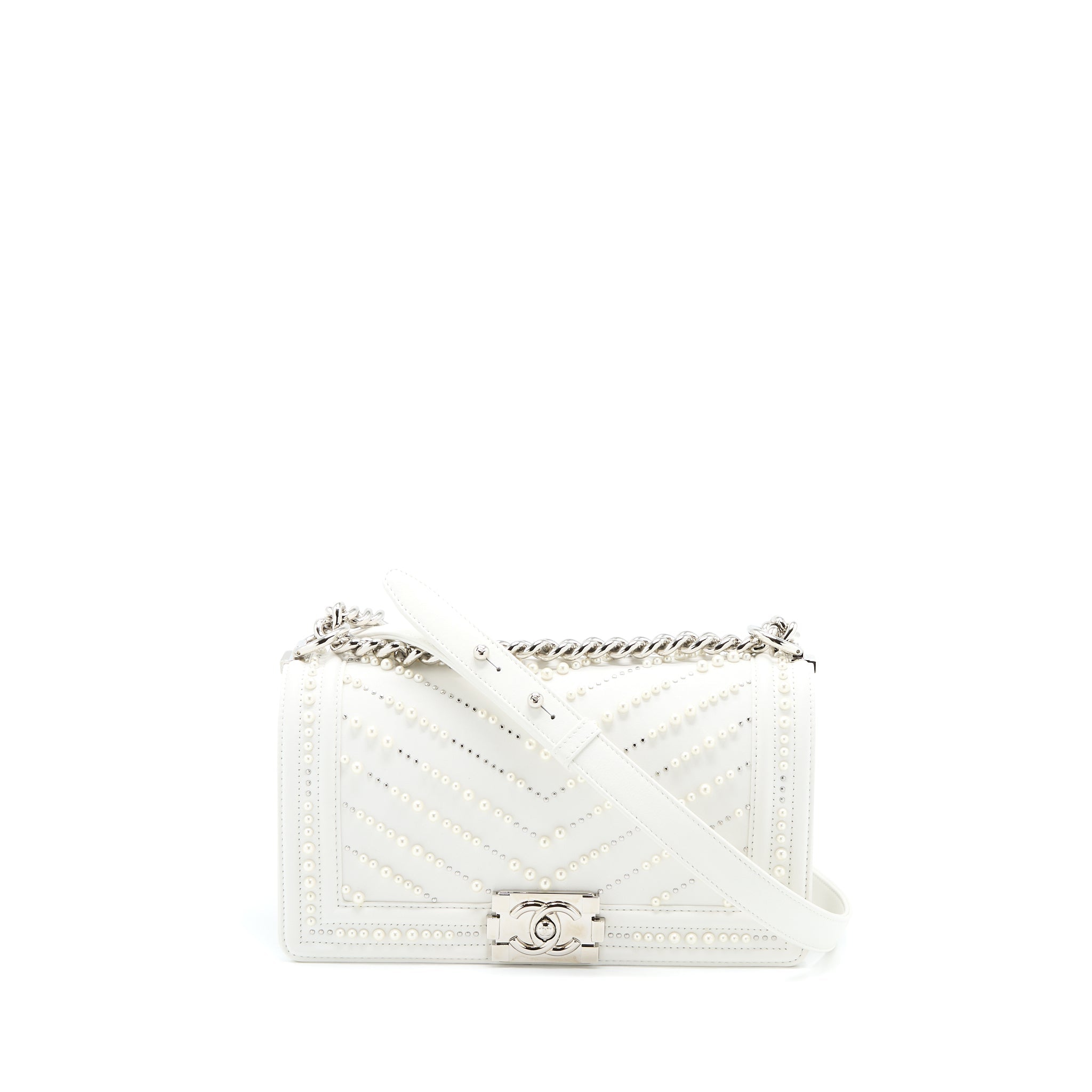 chanel-medium-boy-bag-chevron-limited-lambskin-with-pearl-white-shw
