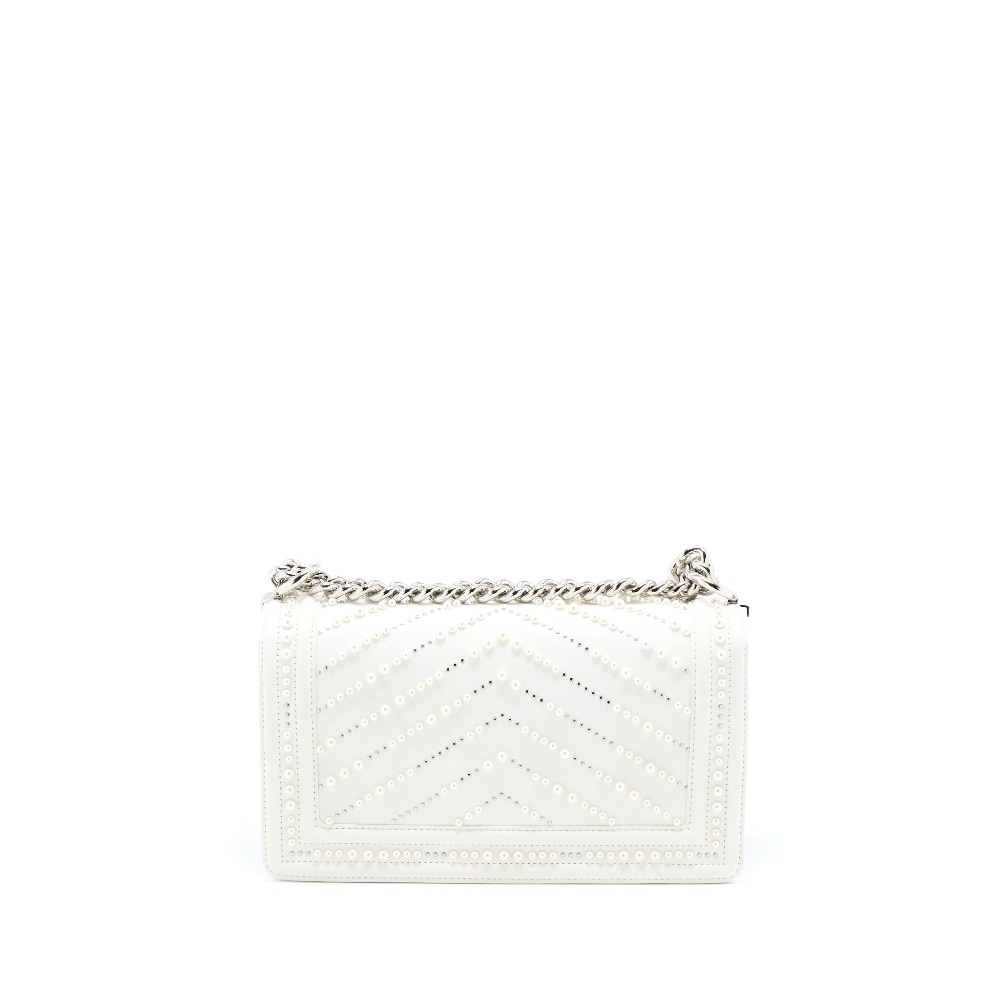 chanel-medium-boy-bag-chevron-limited-lambskin-with-pearl-white-shw